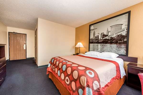  - Super 8 Hotel Franklin - I-75, Exit 32