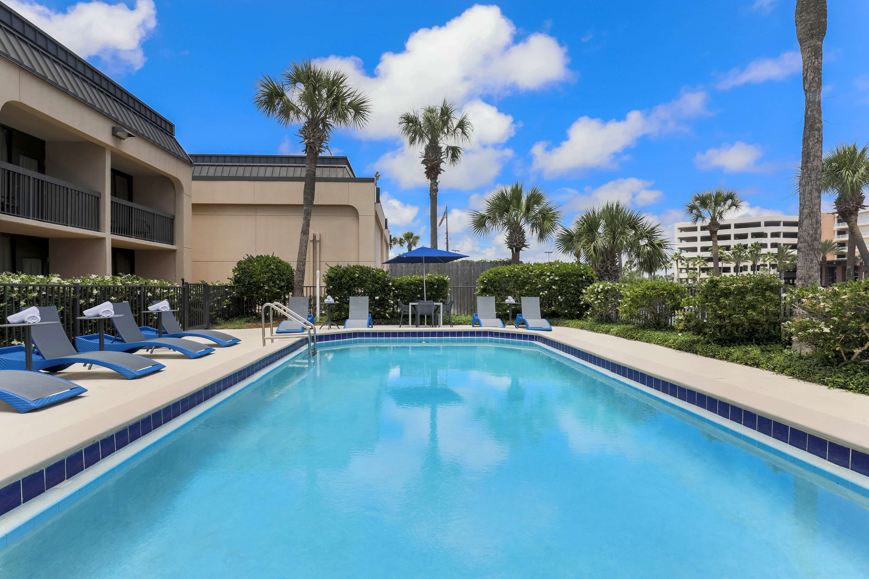 Pool | Hampton Inn Ft. Walton Beach