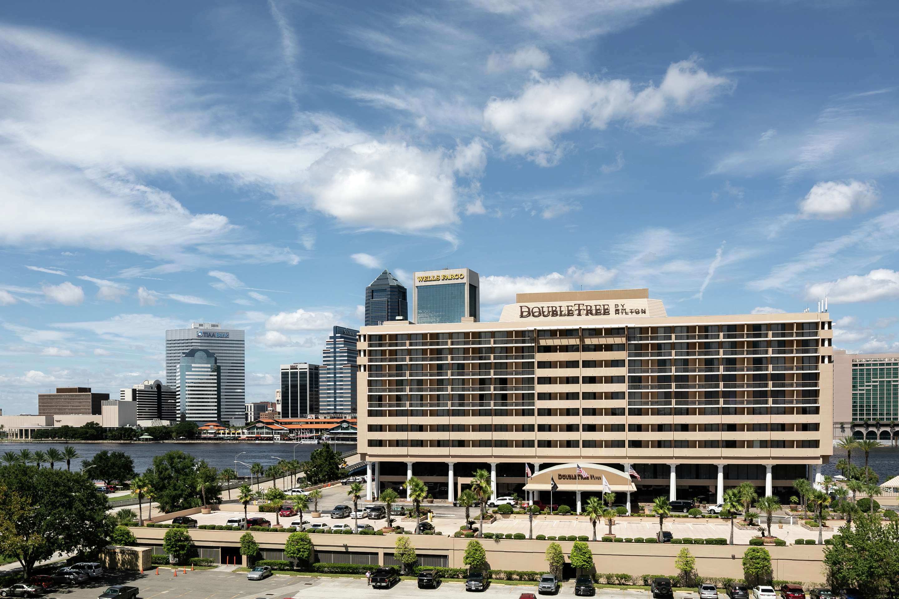 Exterior | DoubleTree by Hilton Hotel Jacksonville Riverfront