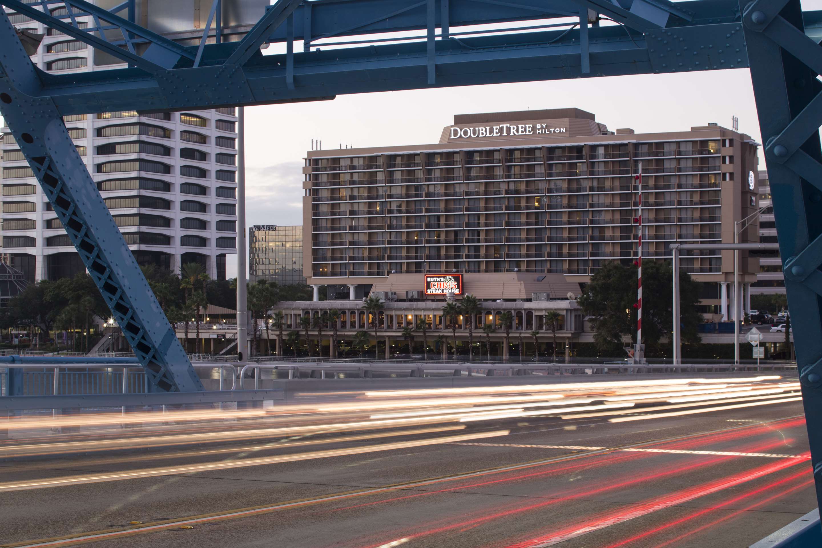 Exterior | DoubleTree by Hilton Hotel Jacksonville Riverfront