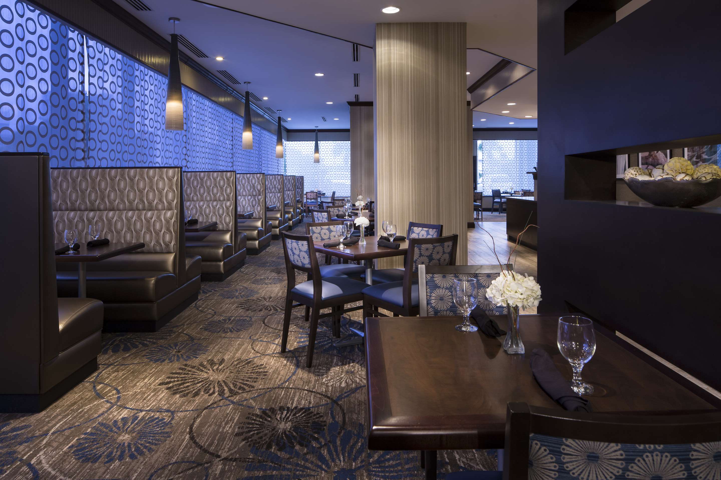 Restaurant | DoubleTree by Hilton Hotel Jacksonville Riverfront