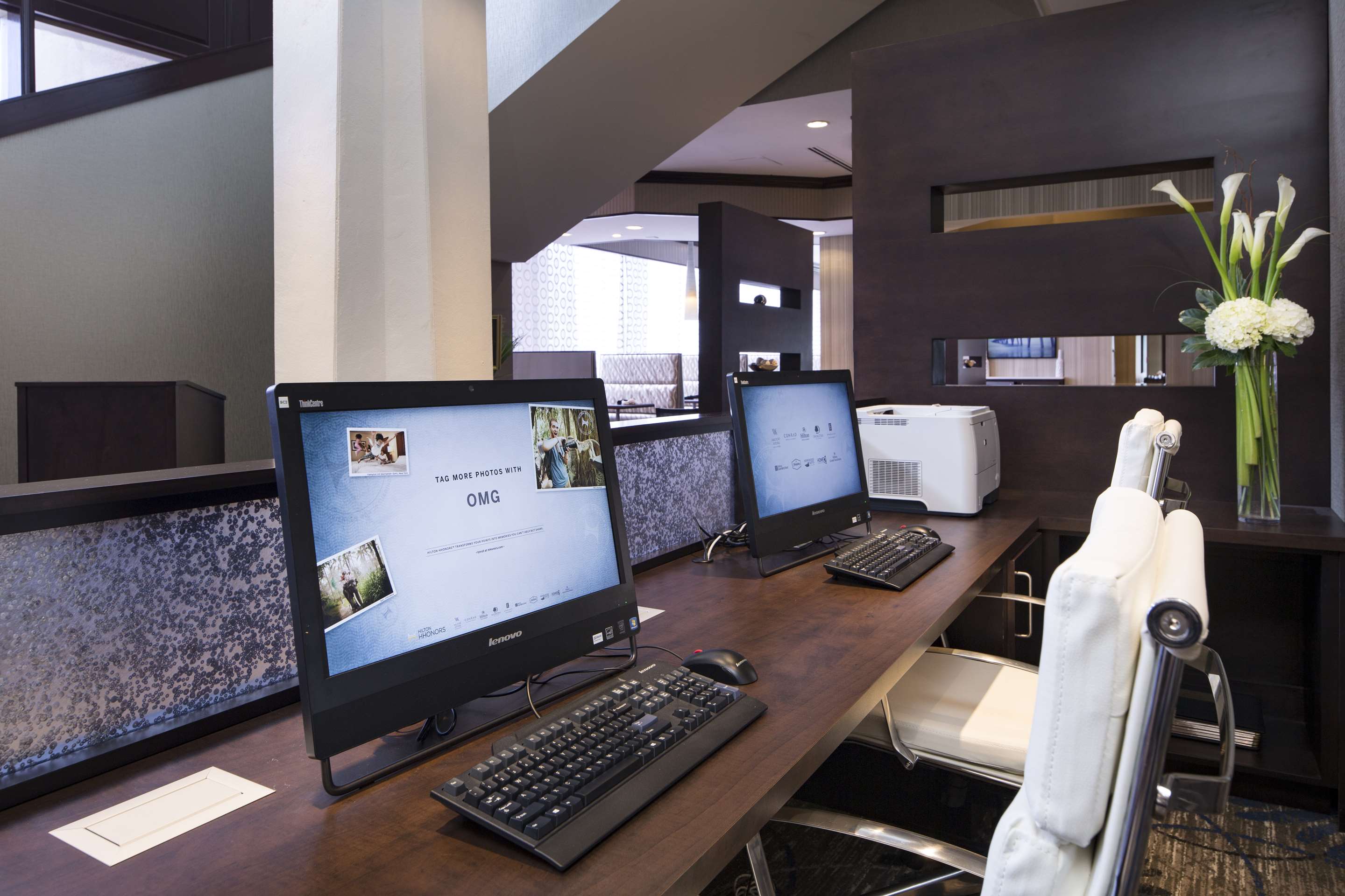 Business Center | DoubleTree by Hilton Hotel Jacksonville Riverfront