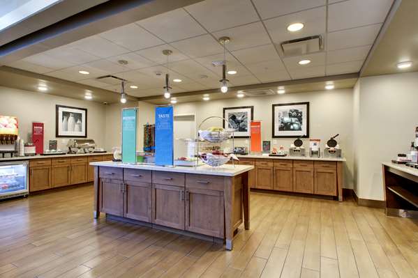 Amenities - Hampton Inn & Suites West Milwaukee West Allis - I-94, Exit 306