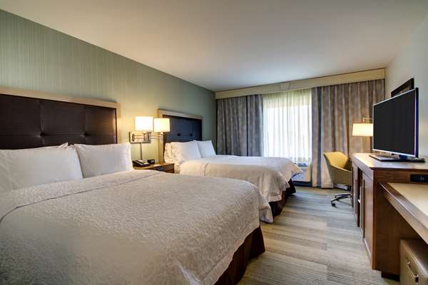  - Hampton Inn & Suites West Milwaukee West Allis - I-94, Exit 306