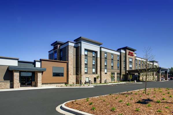 Exterior view - Hampton Inn & Suites West Milwaukee West Allis - I-94, Exit 306
