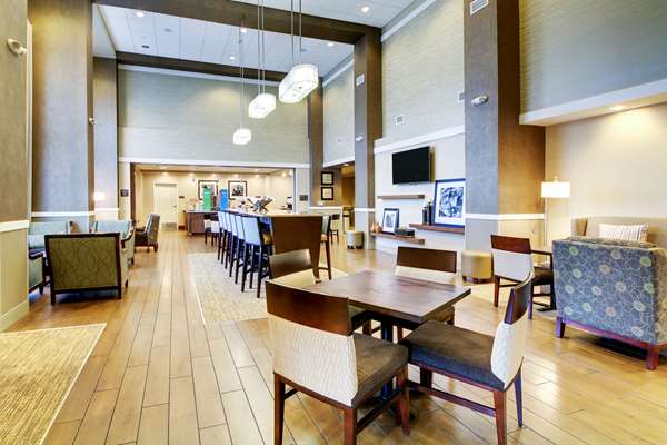 Amenities - Hampton Inn & Suites West Milwaukee West Allis - I-94, Exit 306