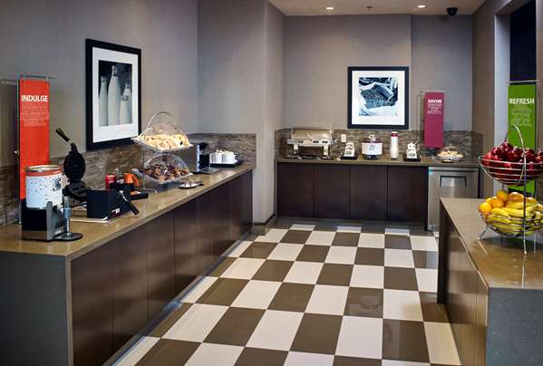 Restaurant - Hampton Inn Timmins