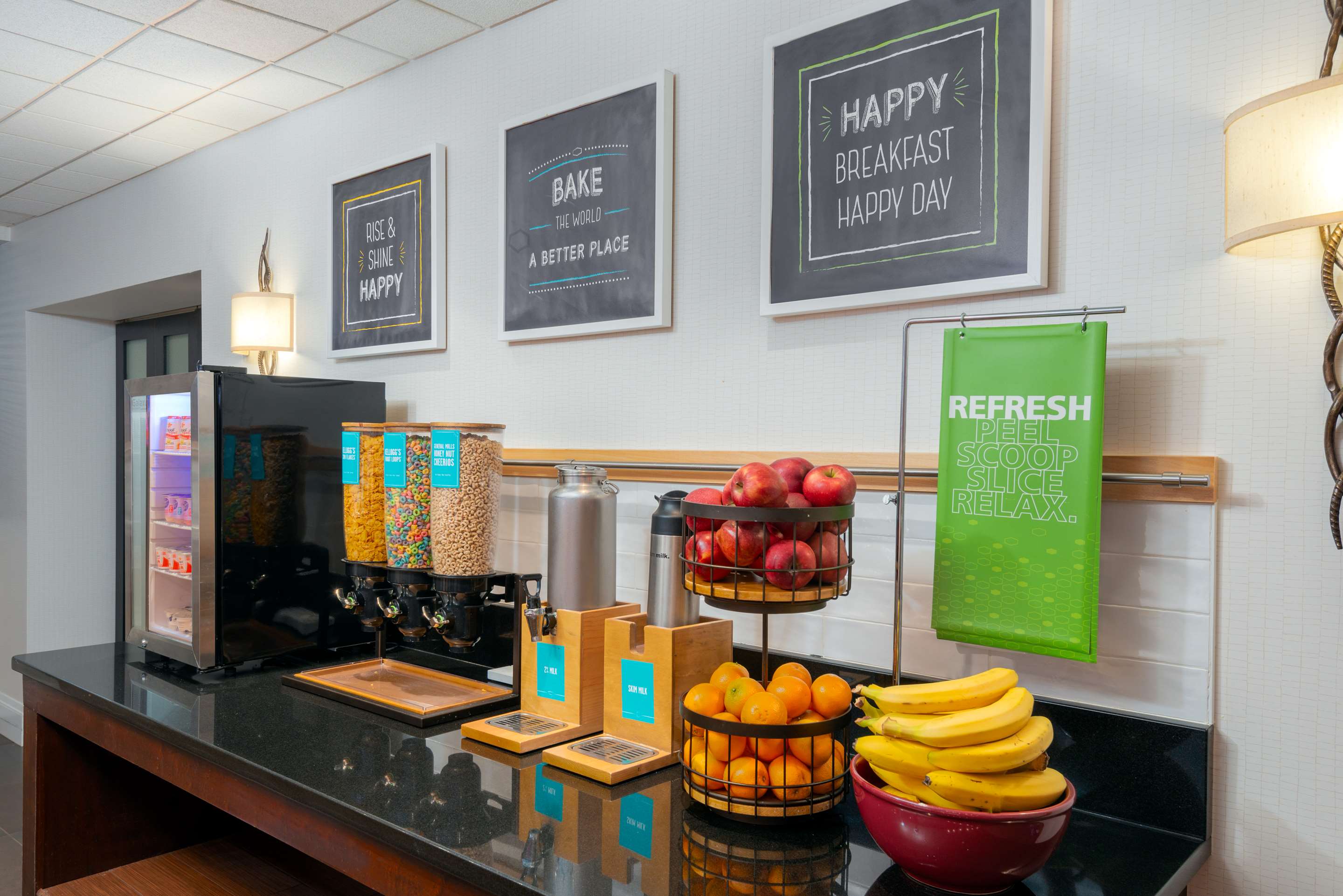 Breakfast Area | Hampton Inn Danbury