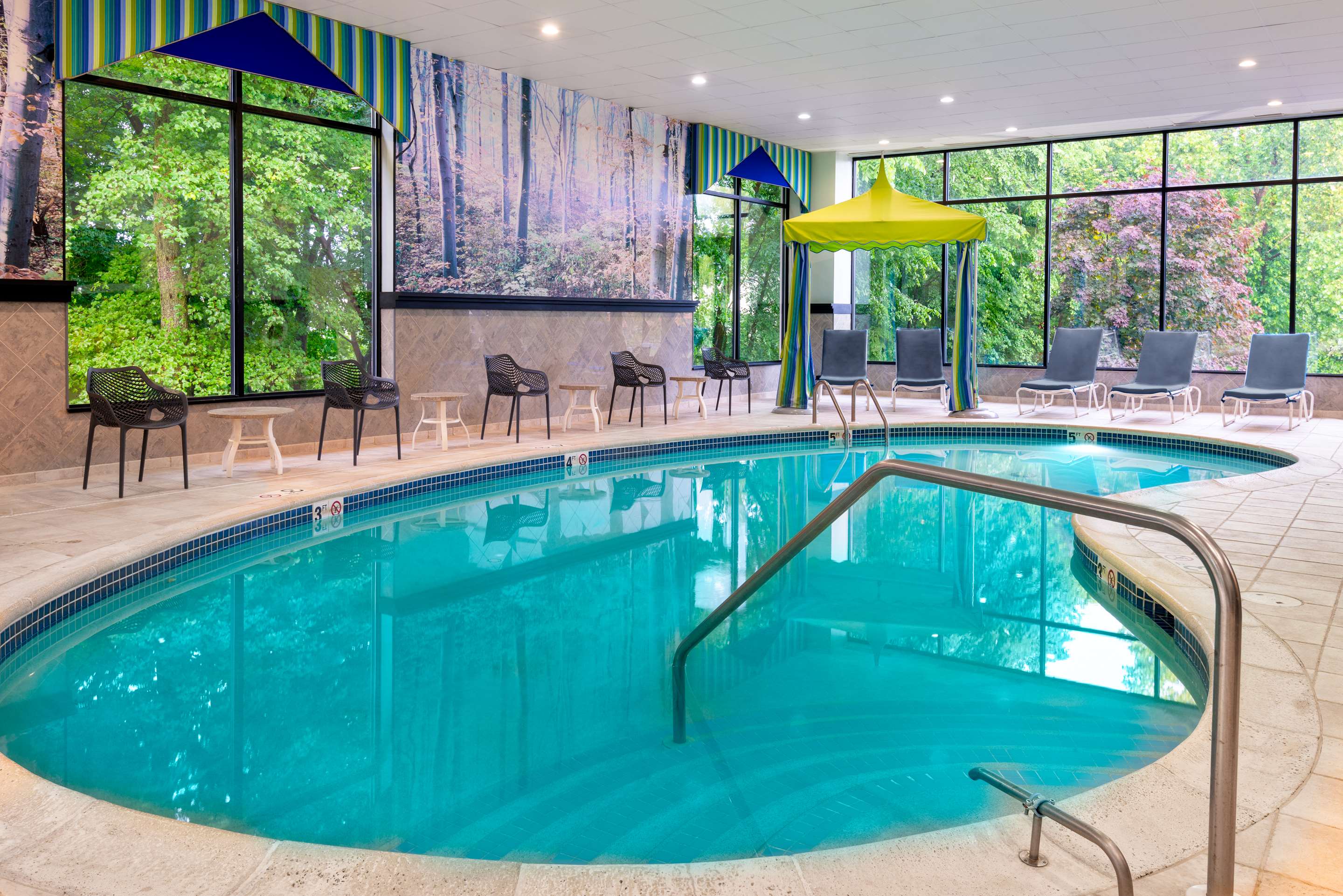 Pool | Hampton Inn Danbury
