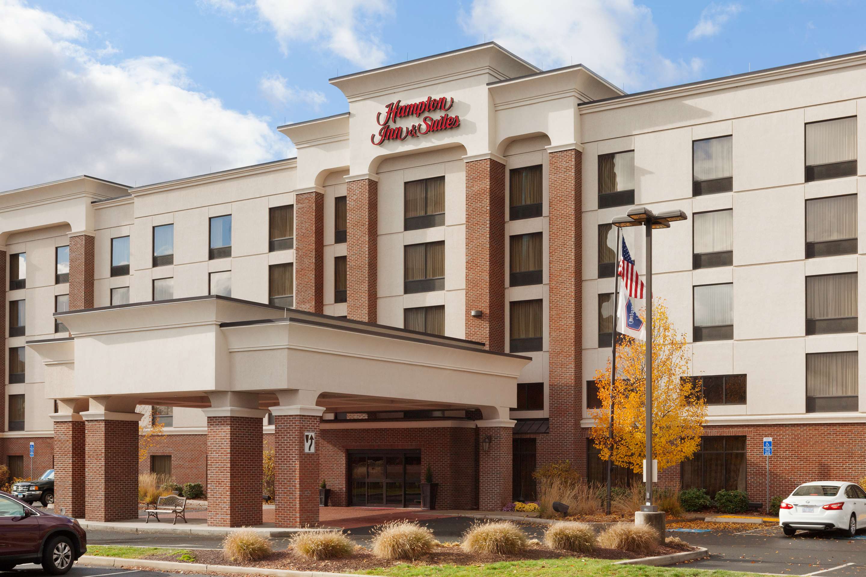 Exterior | Hampton Inn & Suites Hartford/East Hartford