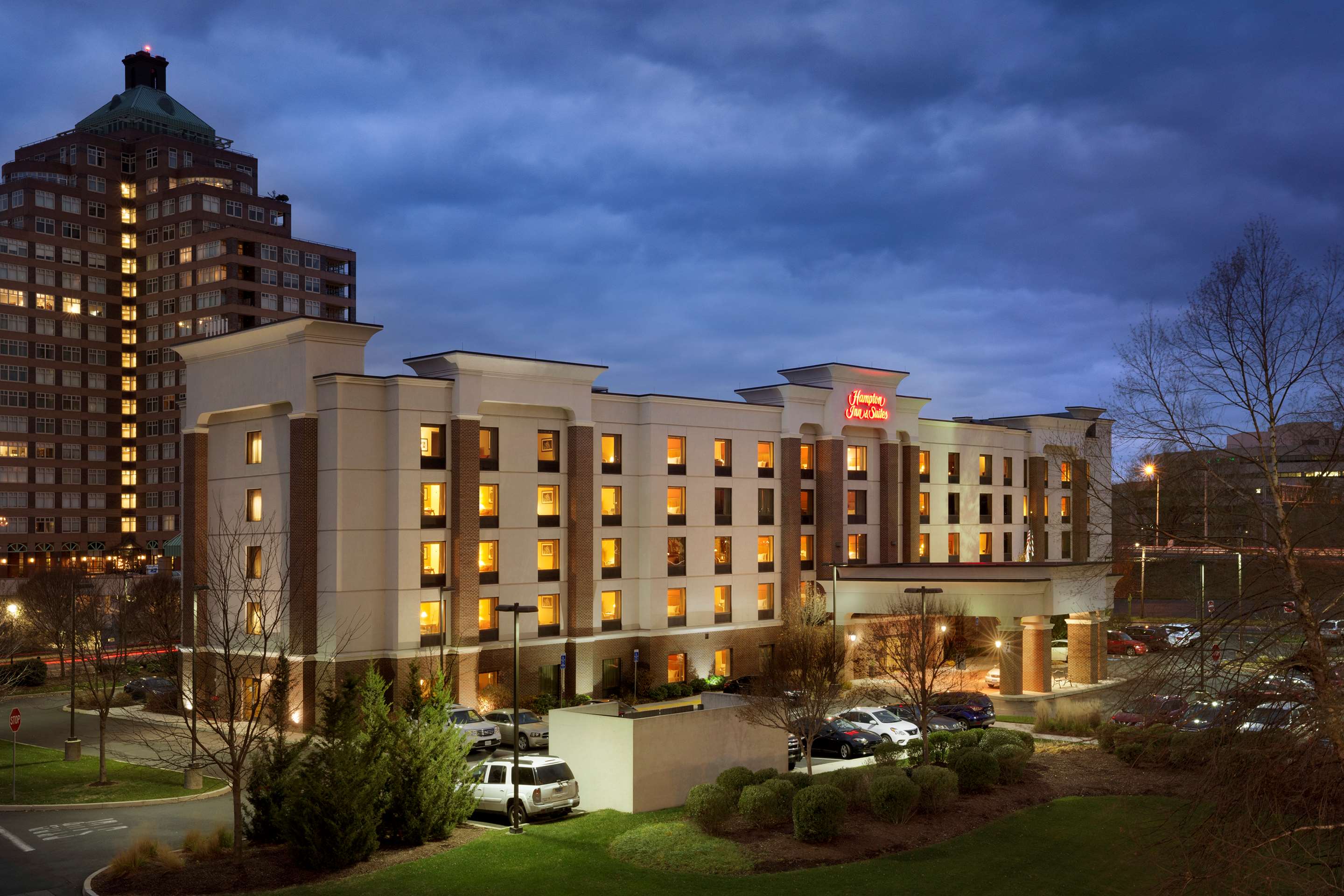Exterior | Hampton Inn & Suites Hartford/East Hartford