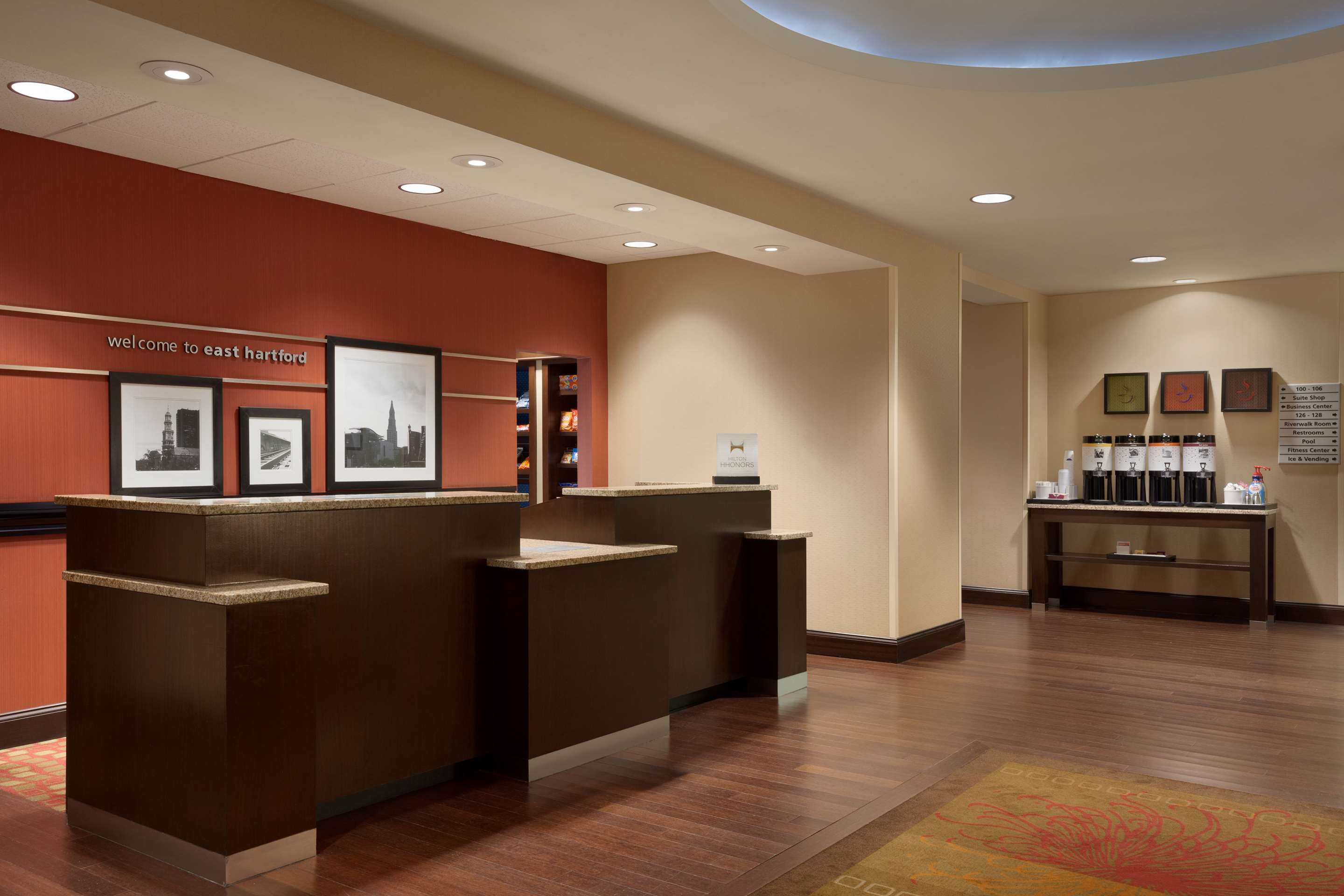 Reception | Hampton Inn & Suites Hartford/East Hartford