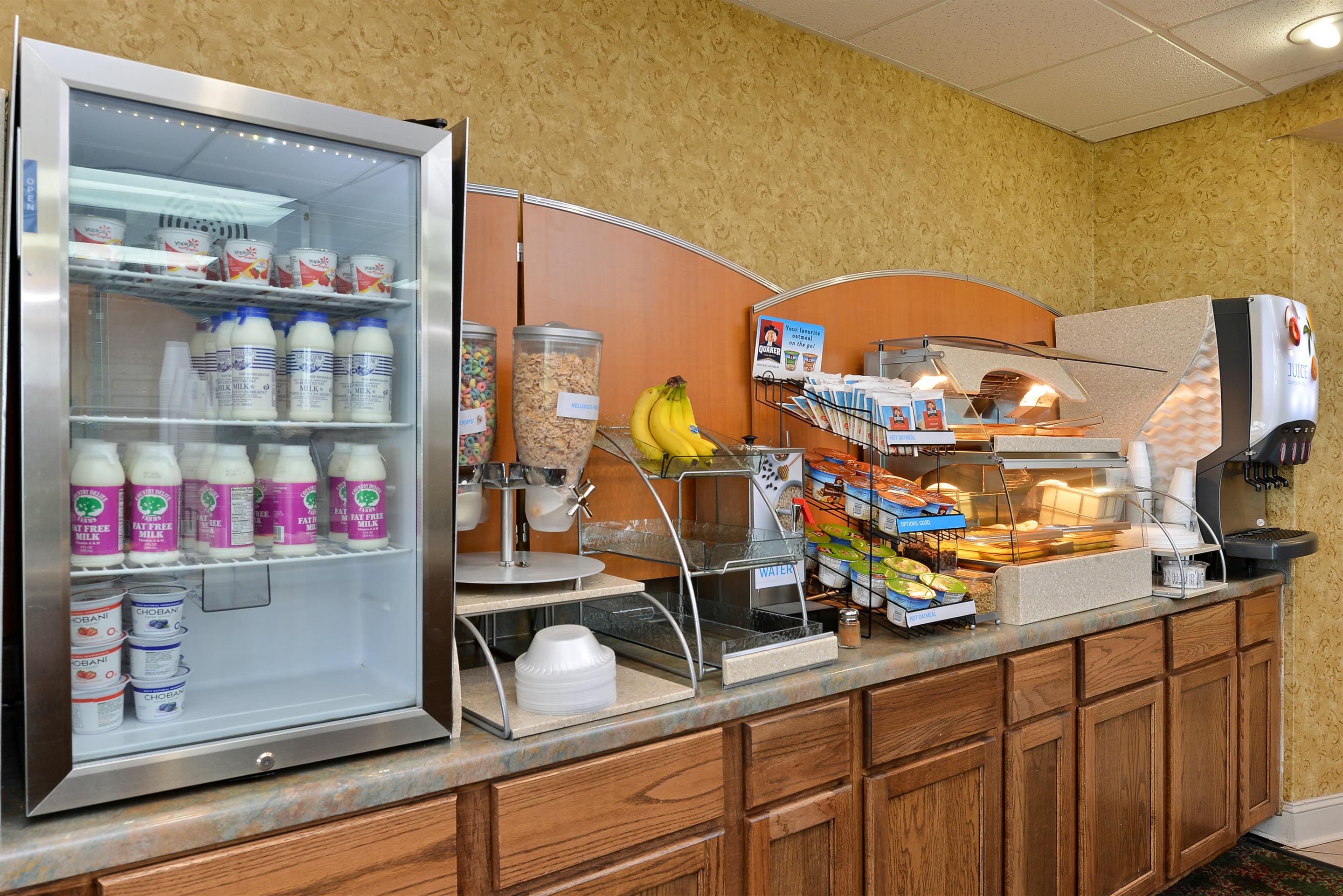 Breakfast Area | Americas Best Value Inn West Point, MS