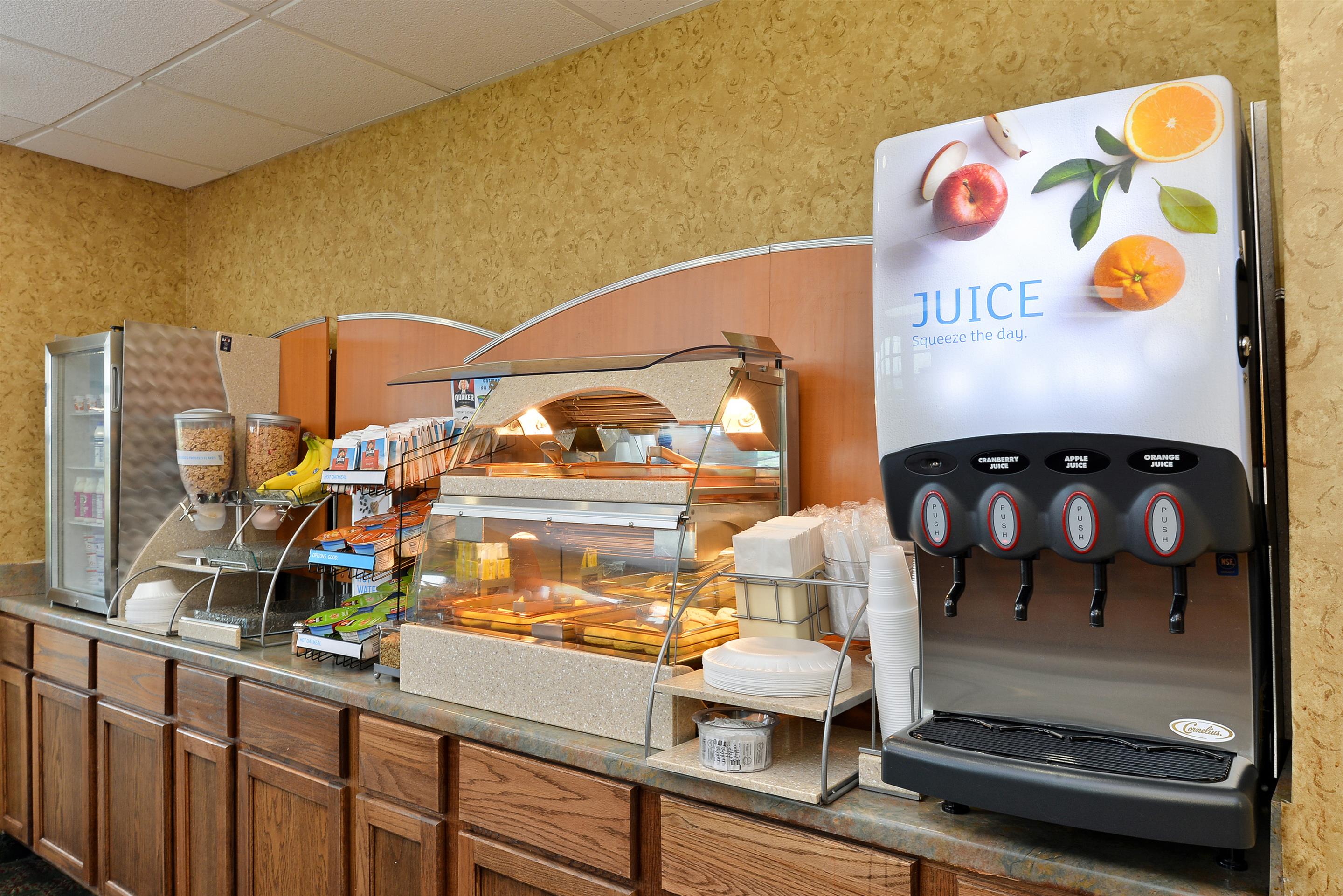 Breakfast Area | Americas Best Value Inn West Point, MS