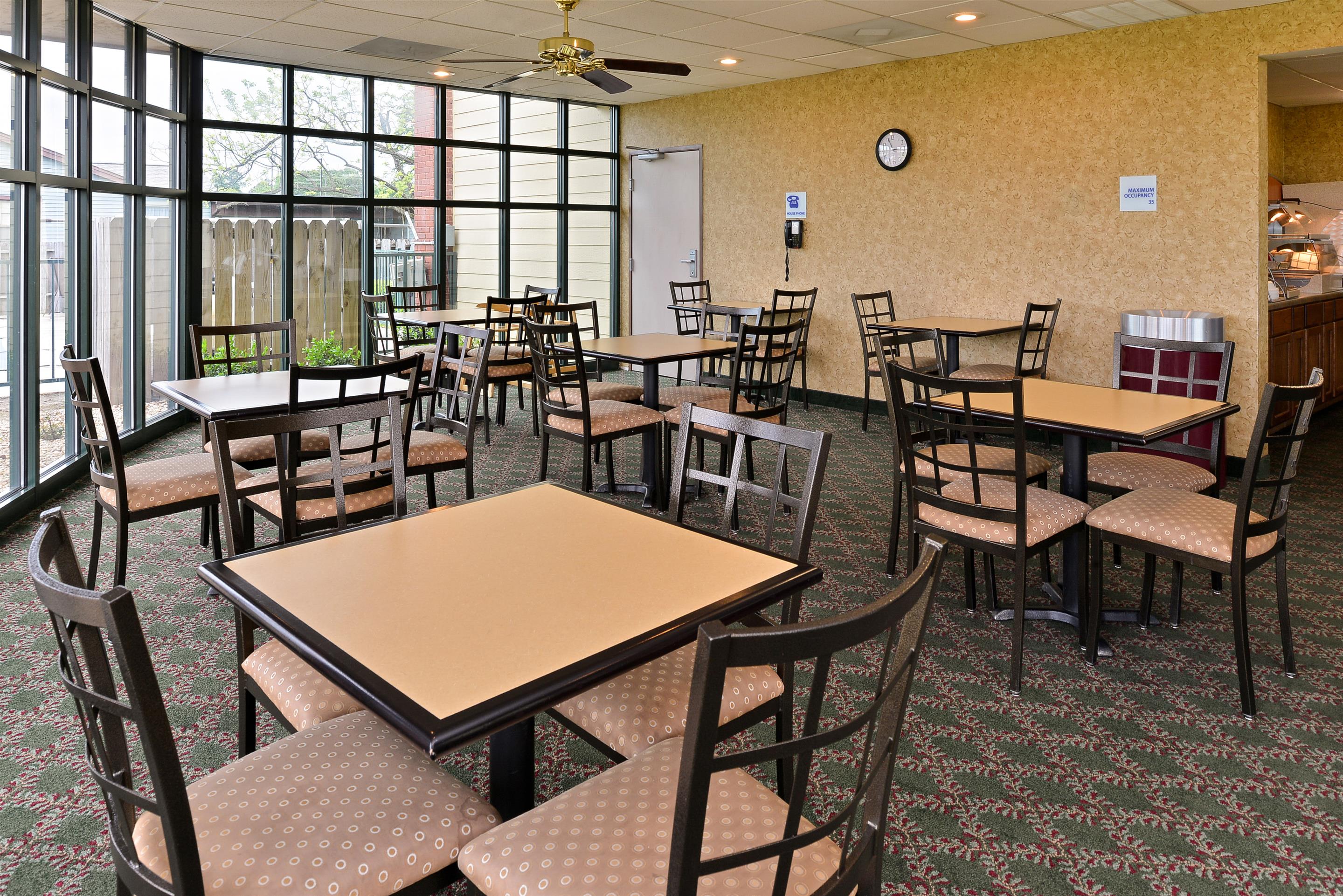 Dining Area | Americas Best Value Inn West Point, MS