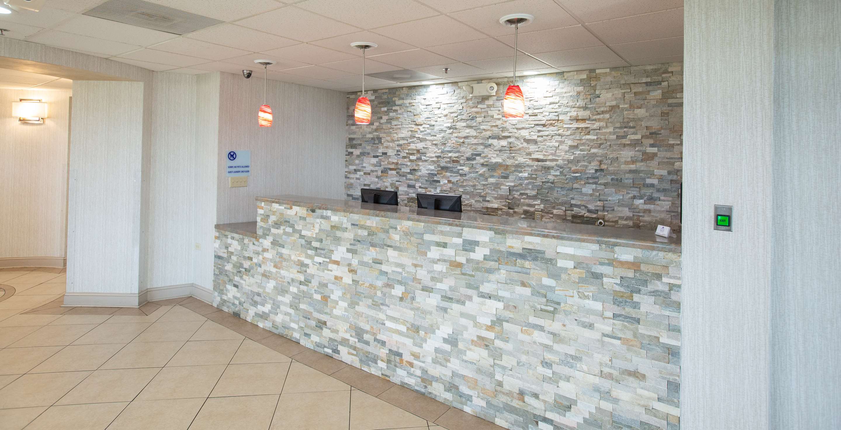 Lobby and Front Desk | Americas Best Value Inn West Point, MS