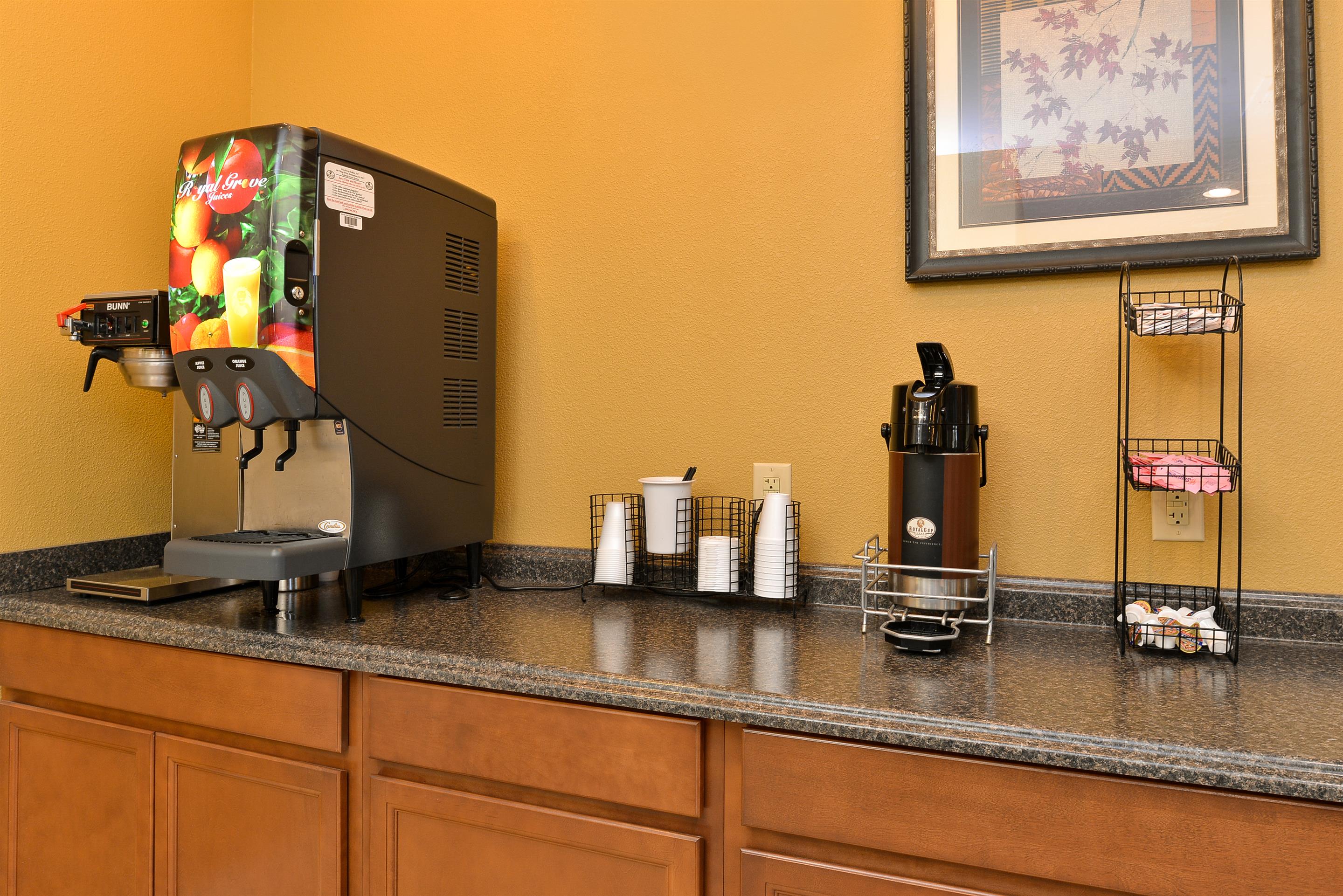 Breakfast Area | Americas Best Value Inn Tupelo