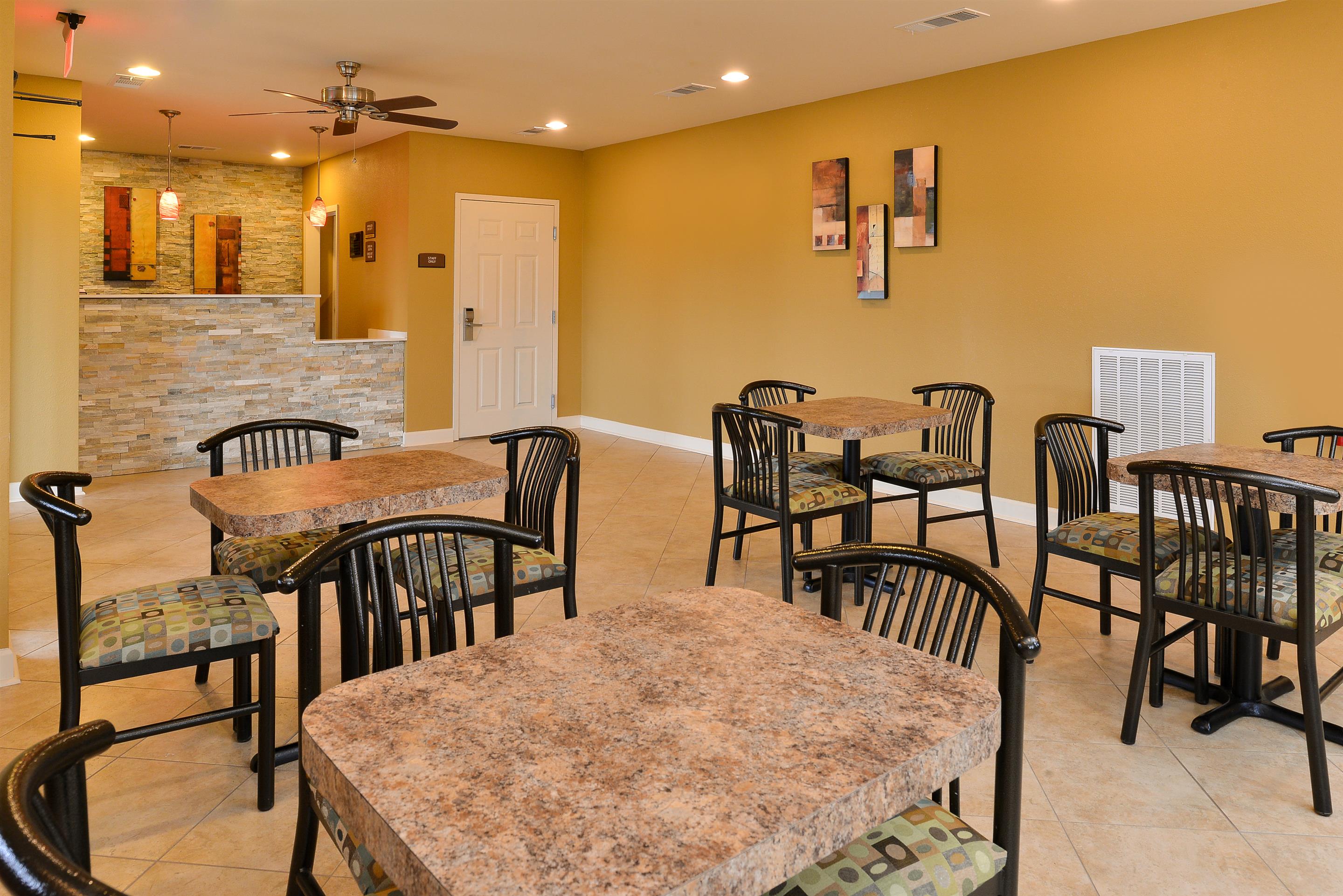 Main Dining | Americas Best Value Inn Tupelo