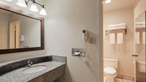  - Best Western Paradise Inn & Resort Fillmore - I-15, Exit 167