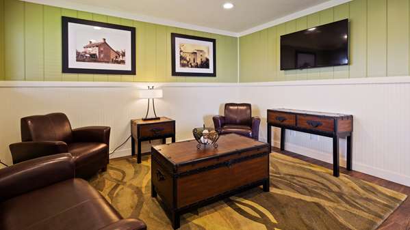  - Best Western Paradise Inn & Resort Fillmore - I-15, Exit 167