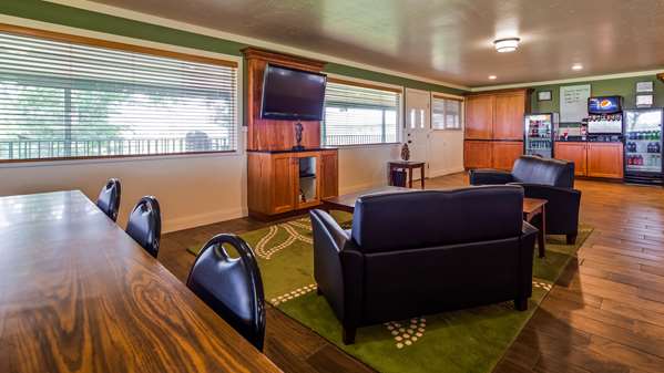  - Best Western Paradise Inn & Resort Fillmore - I-15, Exit 167