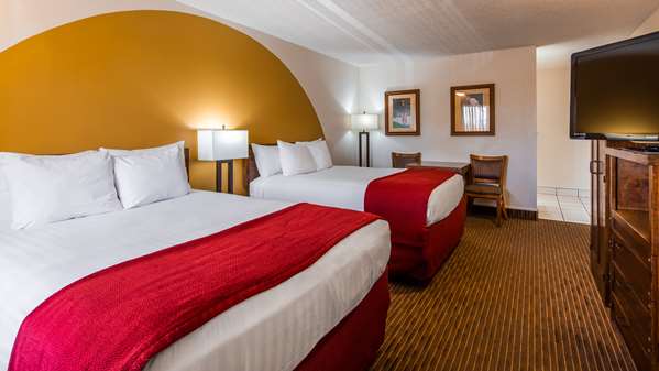  - Best Western Paradise Inn & Resort Fillmore - I-15, Exit 167