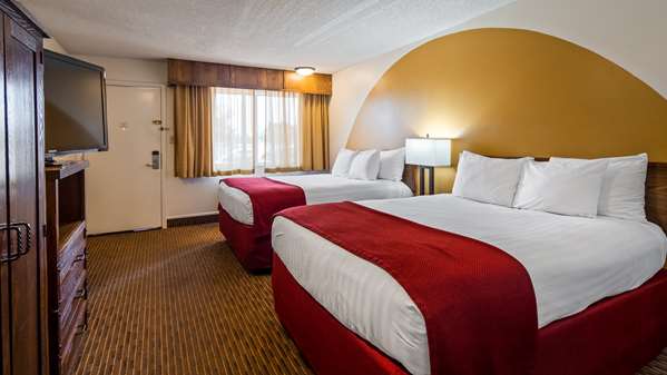  - Best Western Paradise Inn & Resort Fillmore - I-15, Exit 167