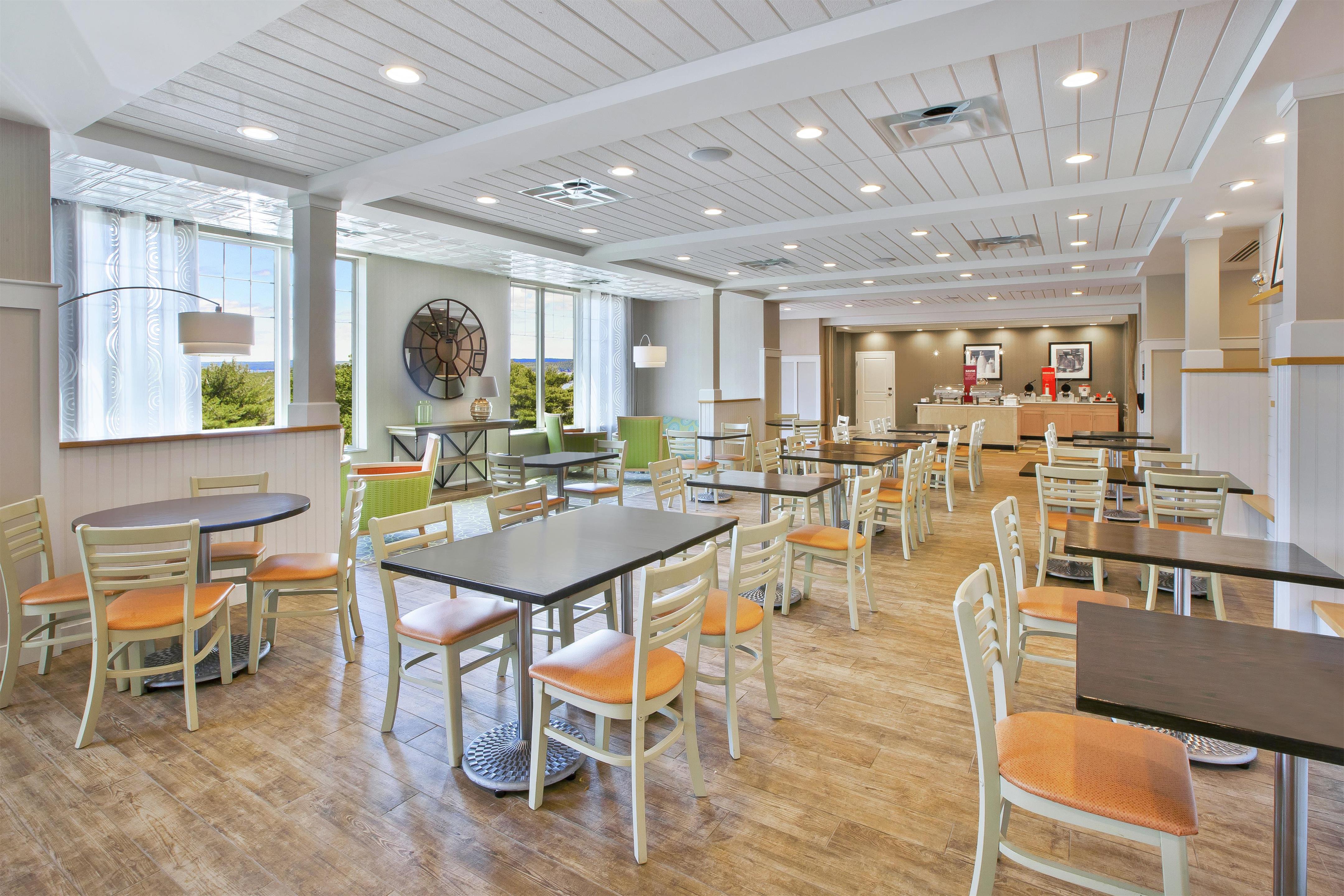 Restaurant | Hampton by Hilton Bar Harbor