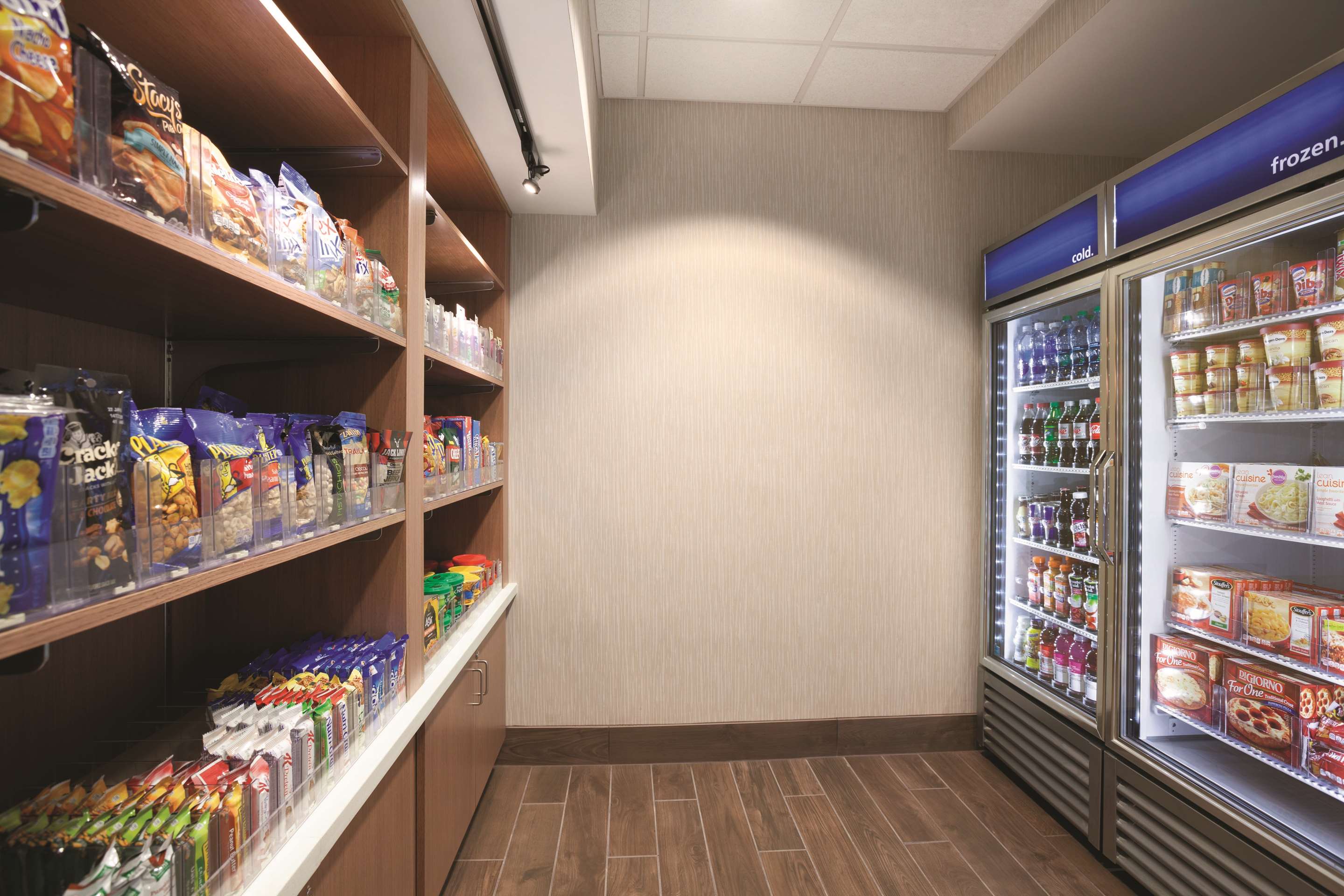 Restaurant | Hampton Inn Brigham City