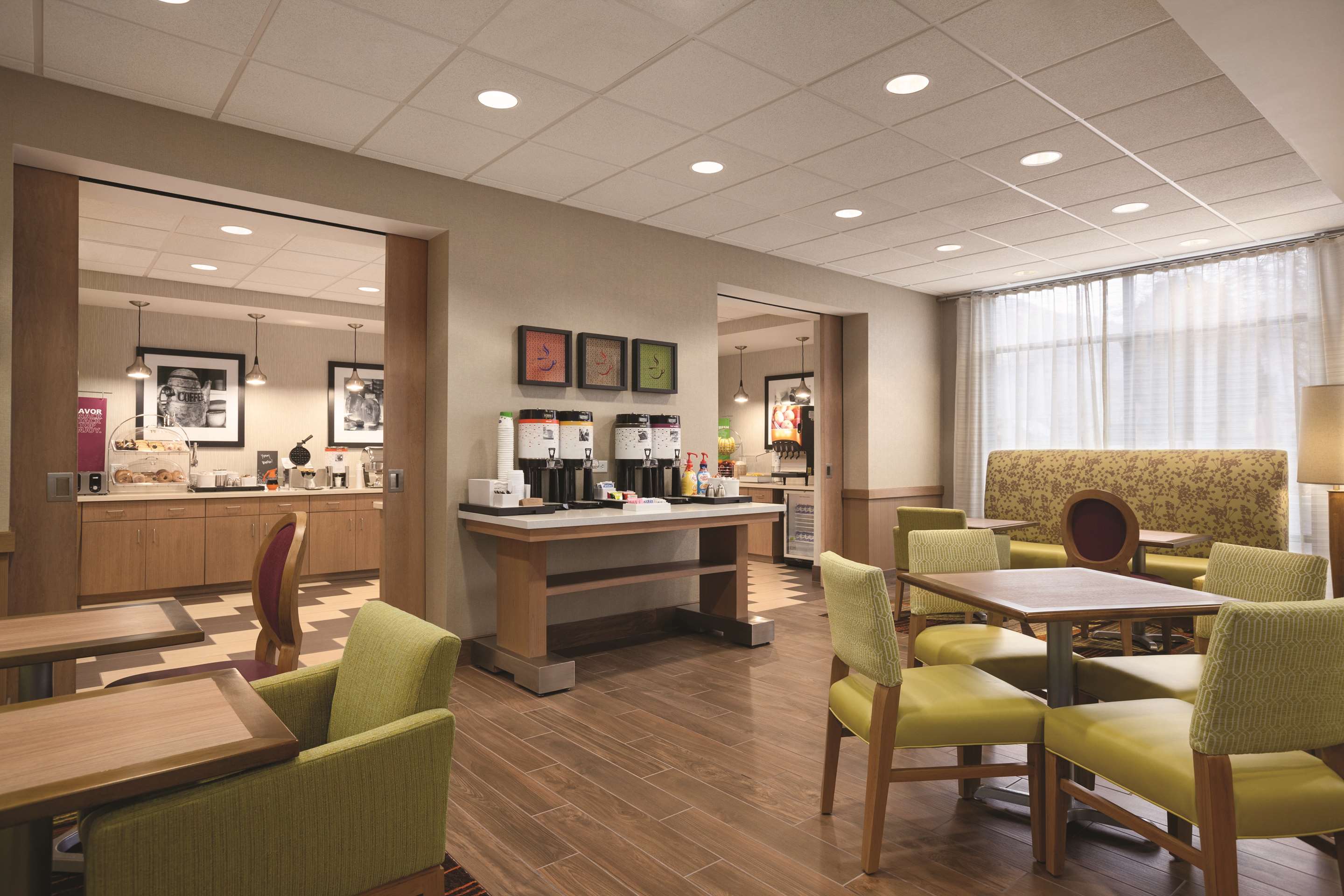 Restaurant | Hampton Inn Brigham City