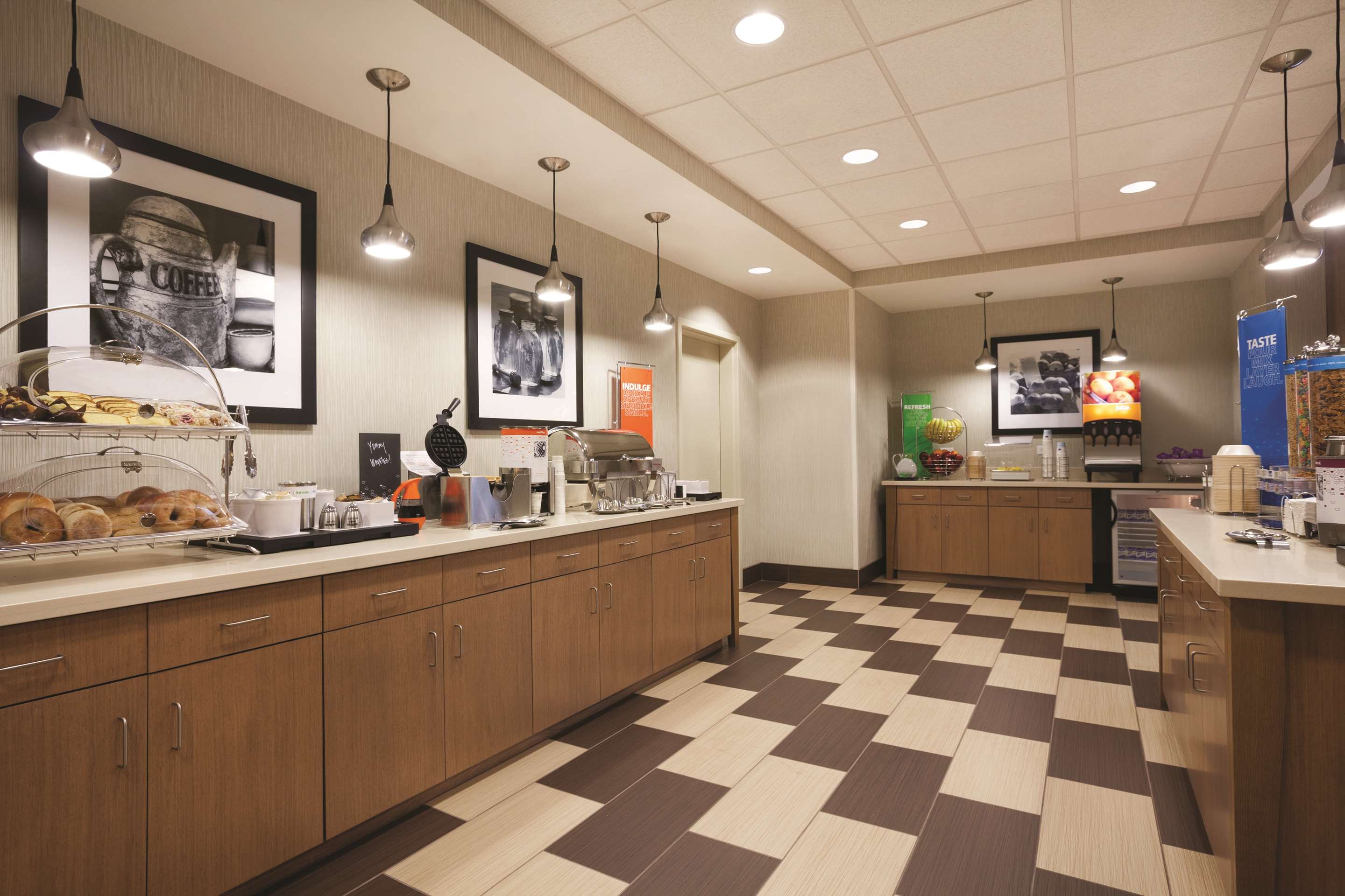 Restaurant | Hampton Inn Brigham City