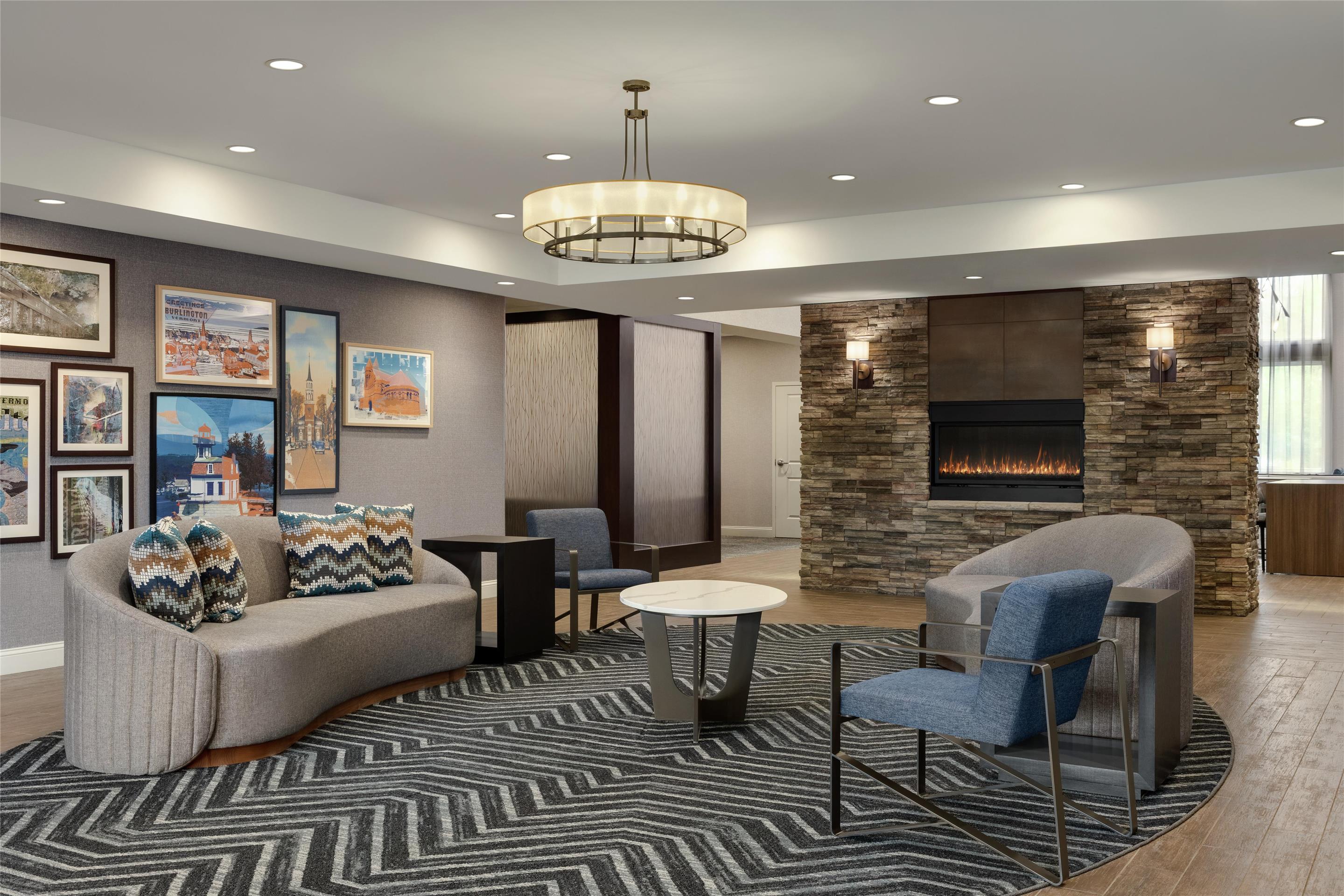 Lobby | Homewood Suites by Hilton Burlington