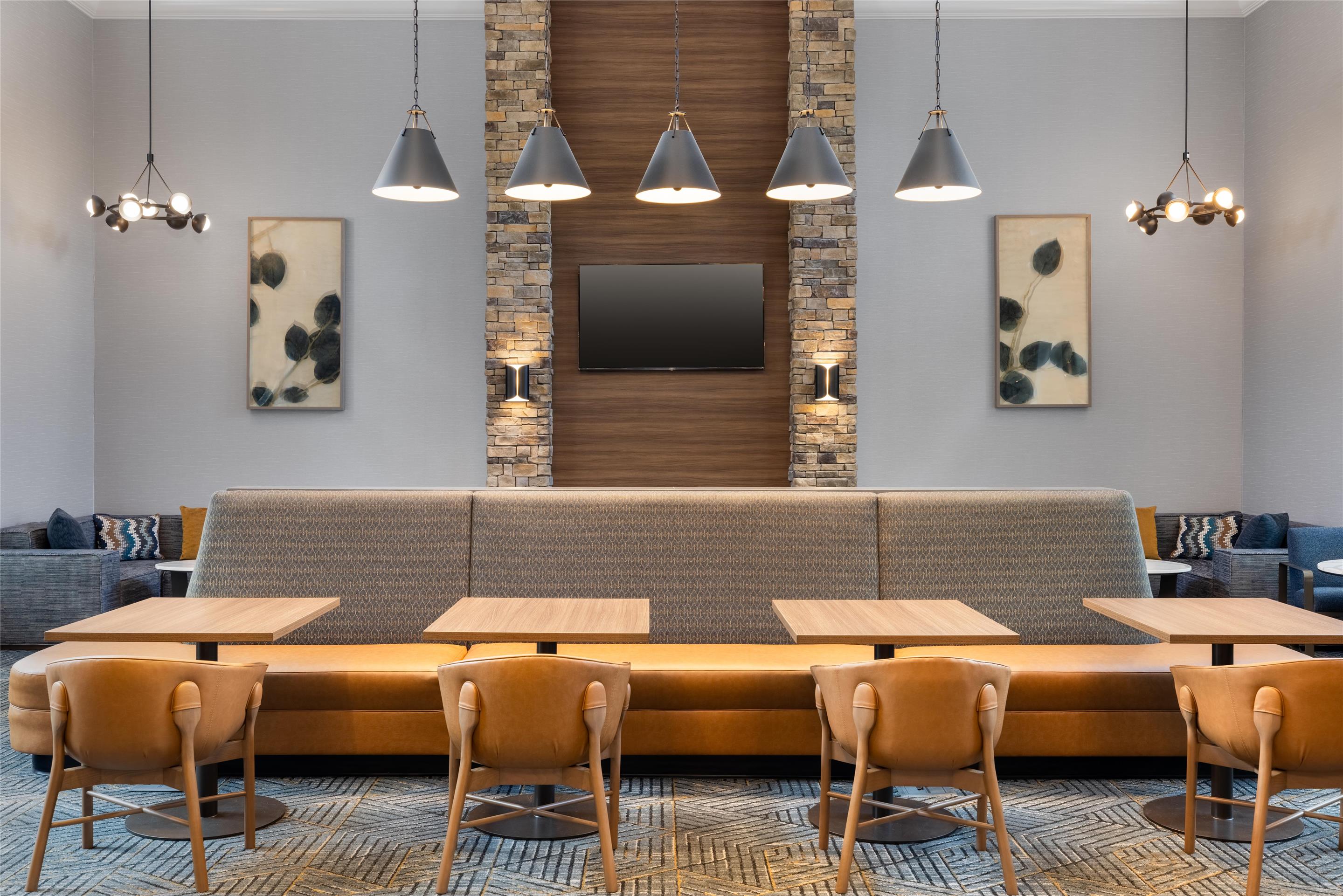 Lobby | Homewood Suites By Hilton Ankeny