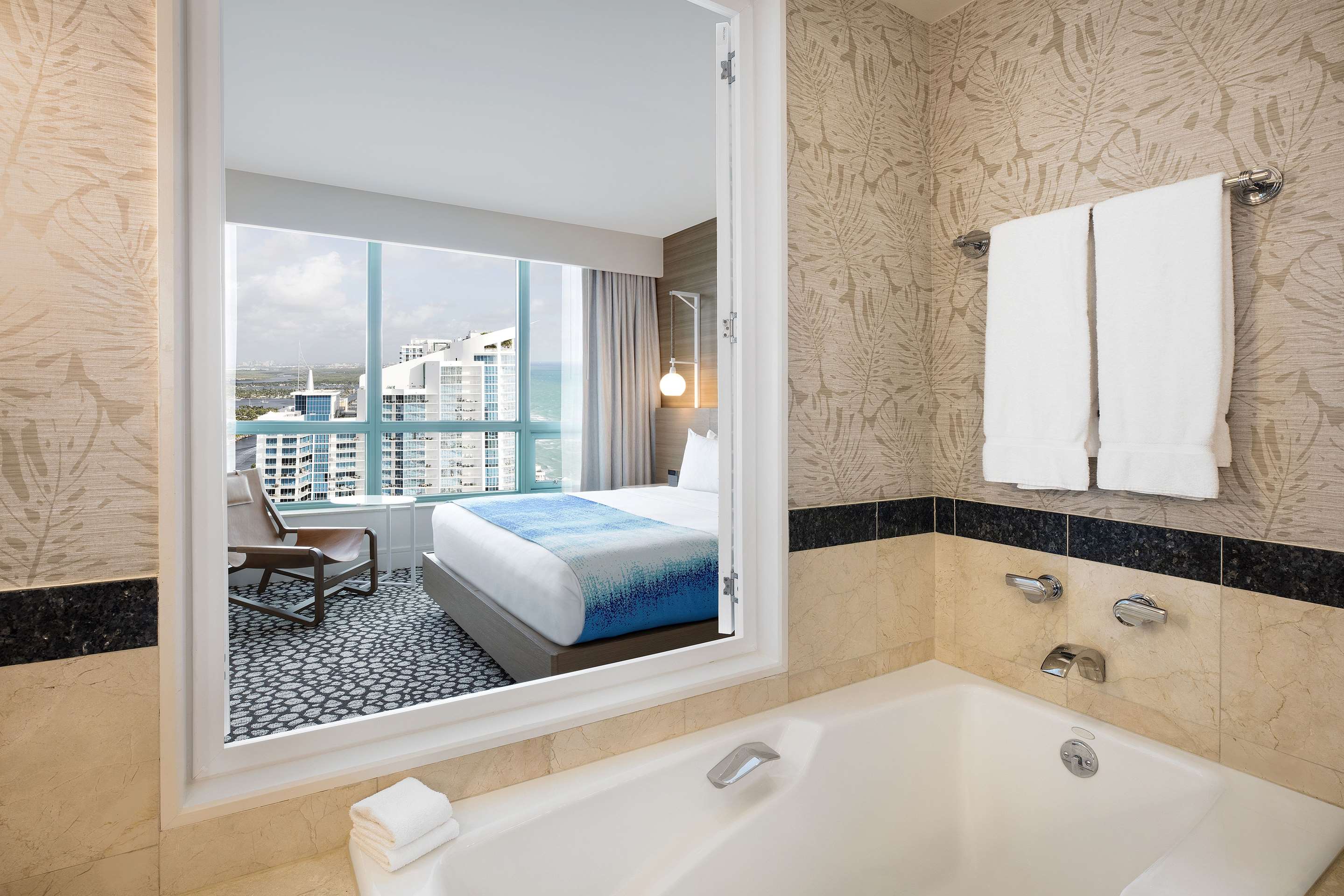 Guest room bath