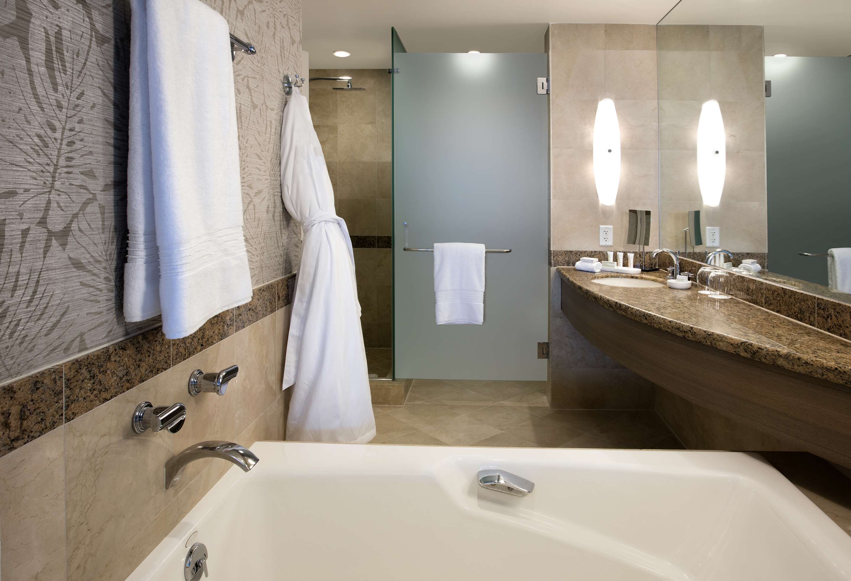 Guest room bath