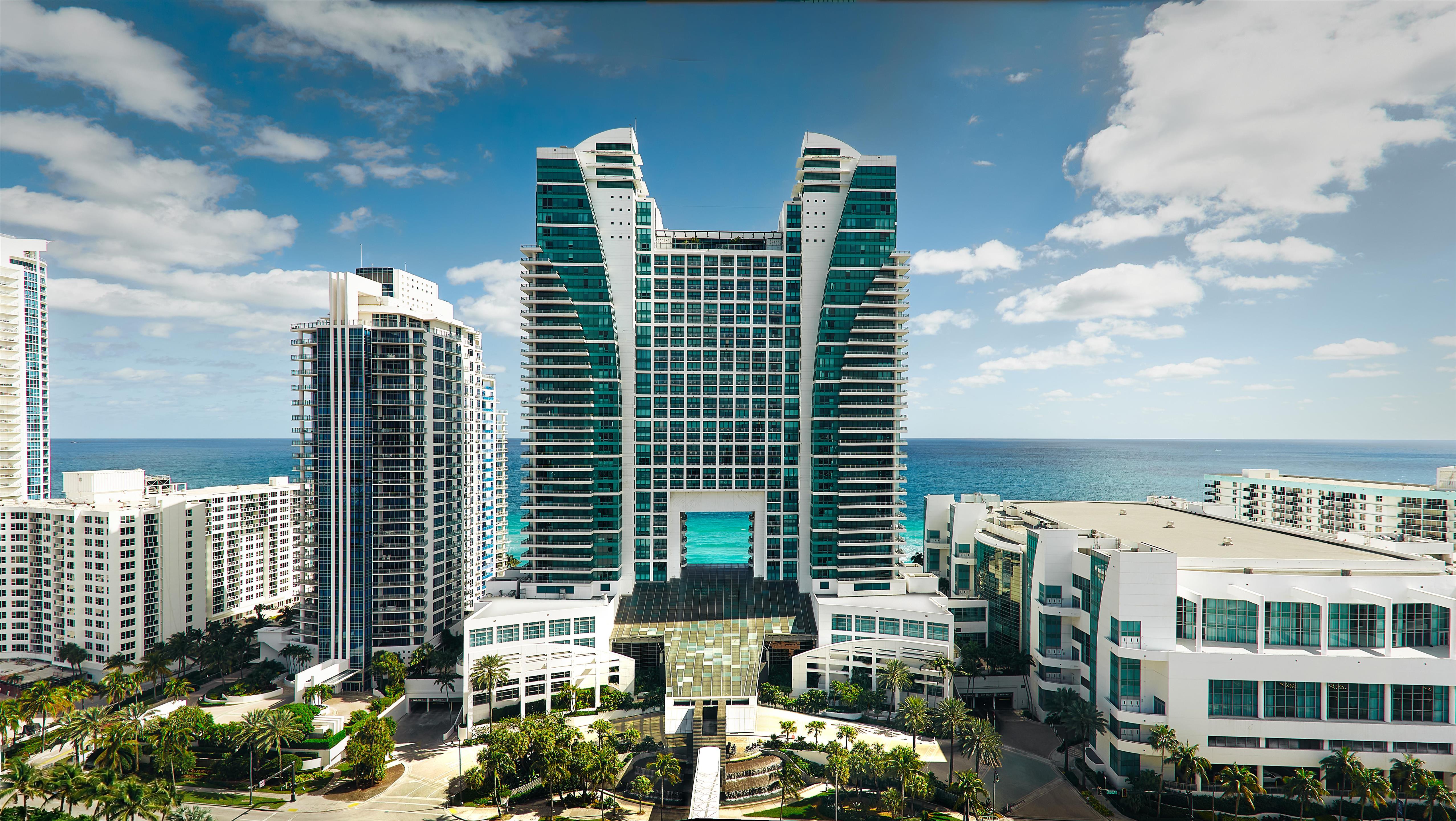 Exterior | Diplomat Beach Resort Hollywood, Curio Collection by Hilton