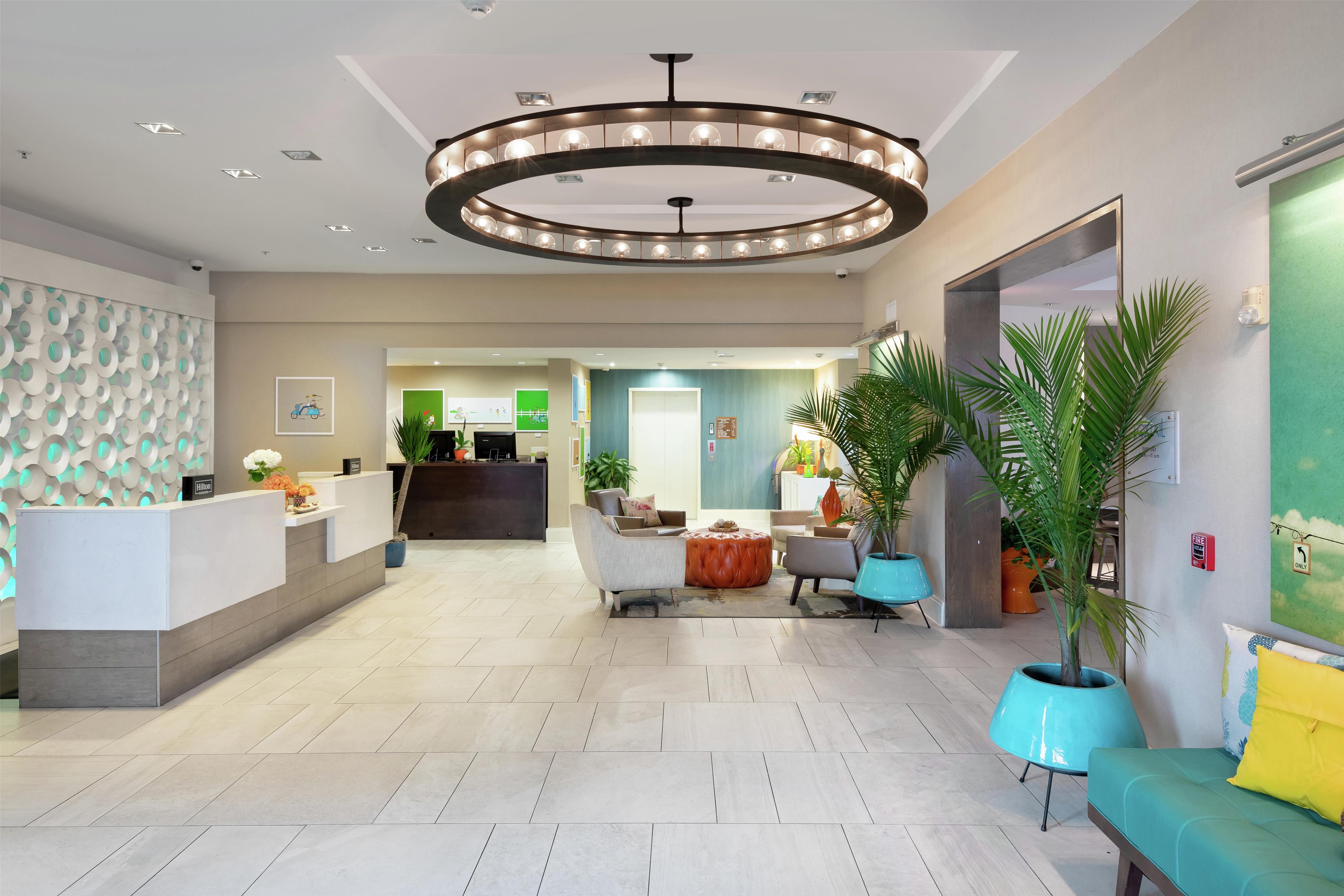 Lobby | DoubleTree by Hilton Hotel Galveston Beach