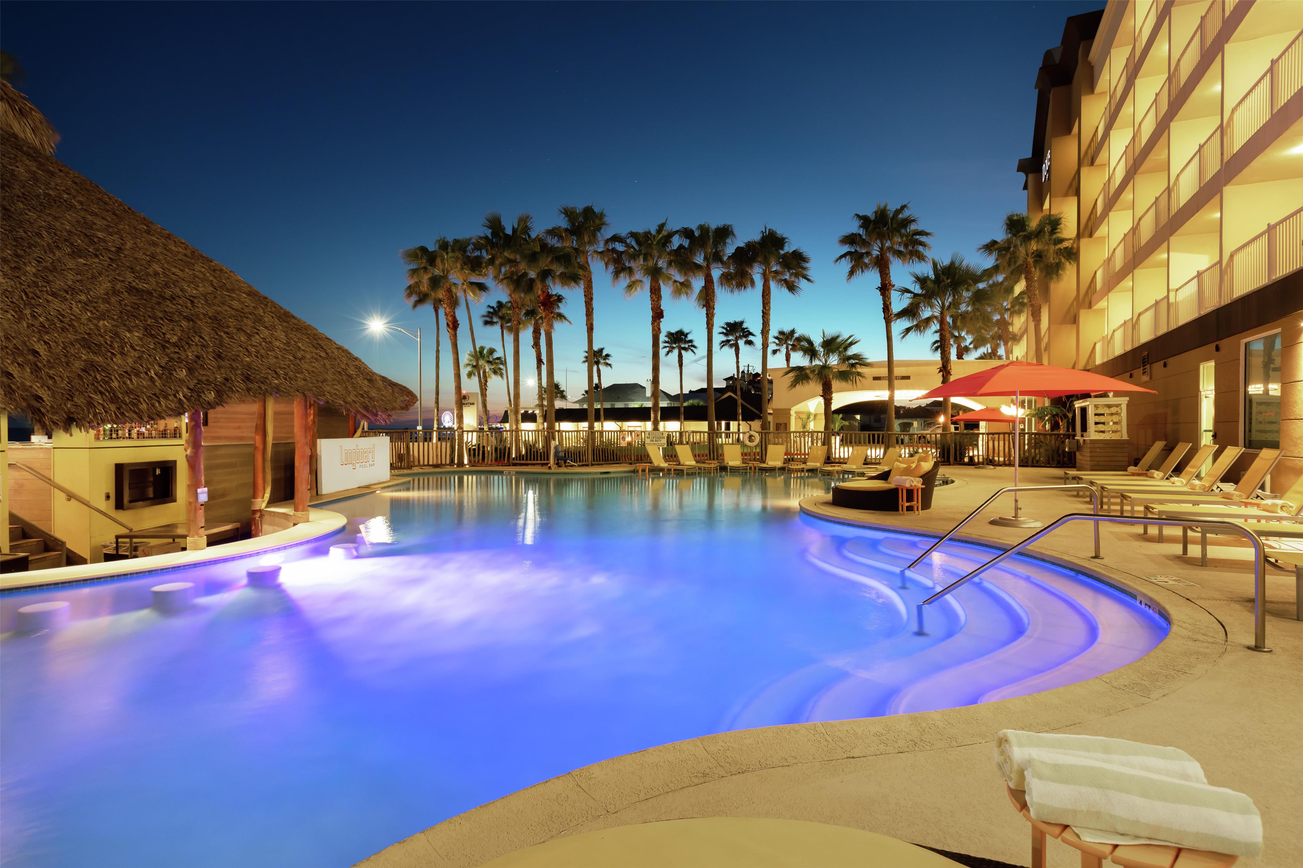 Pool | DoubleTree by Hilton Hotel Galveston Beach