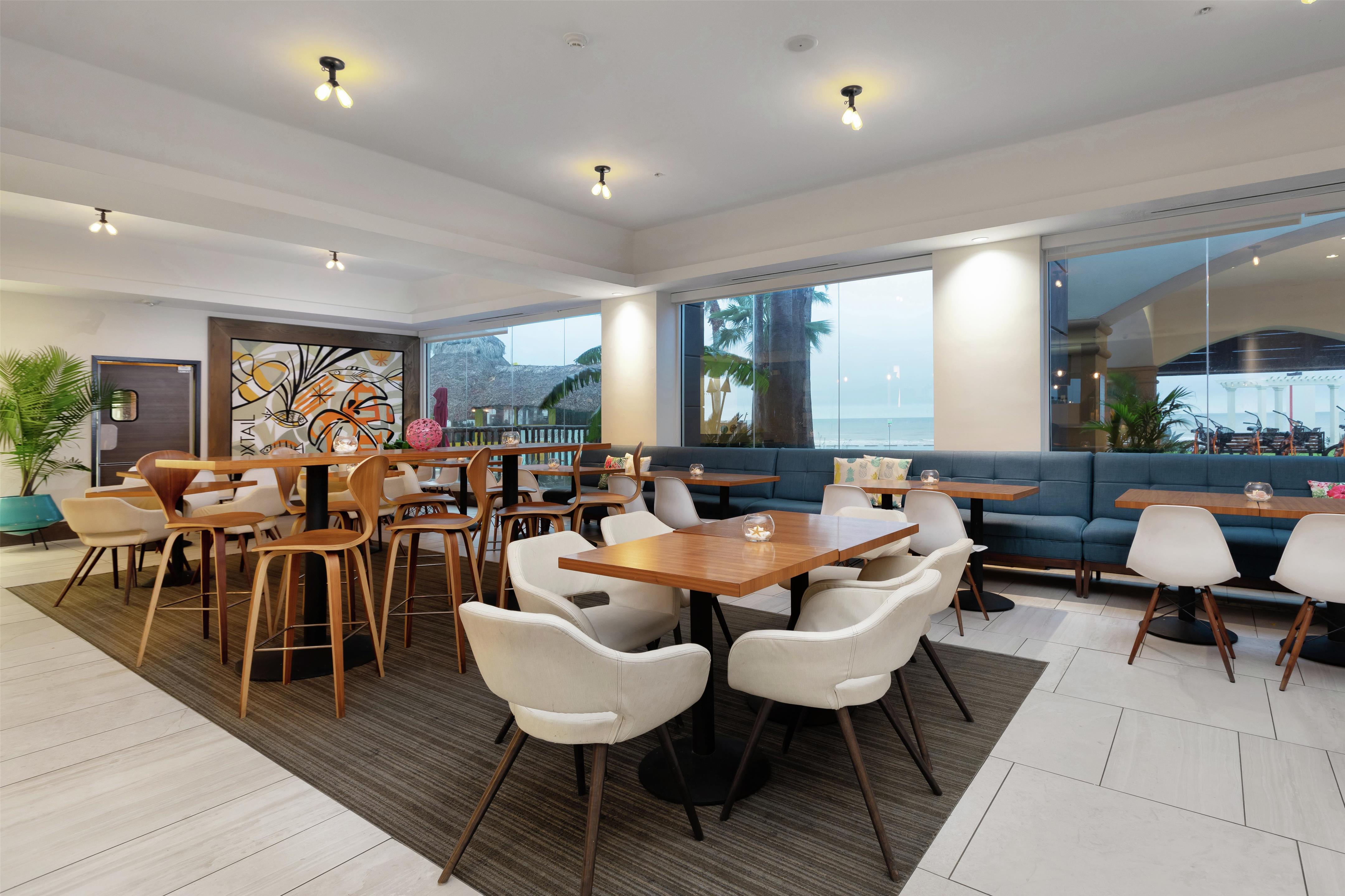 Restaurant | DoubleTree by Hilton Hotel Galveston Beach