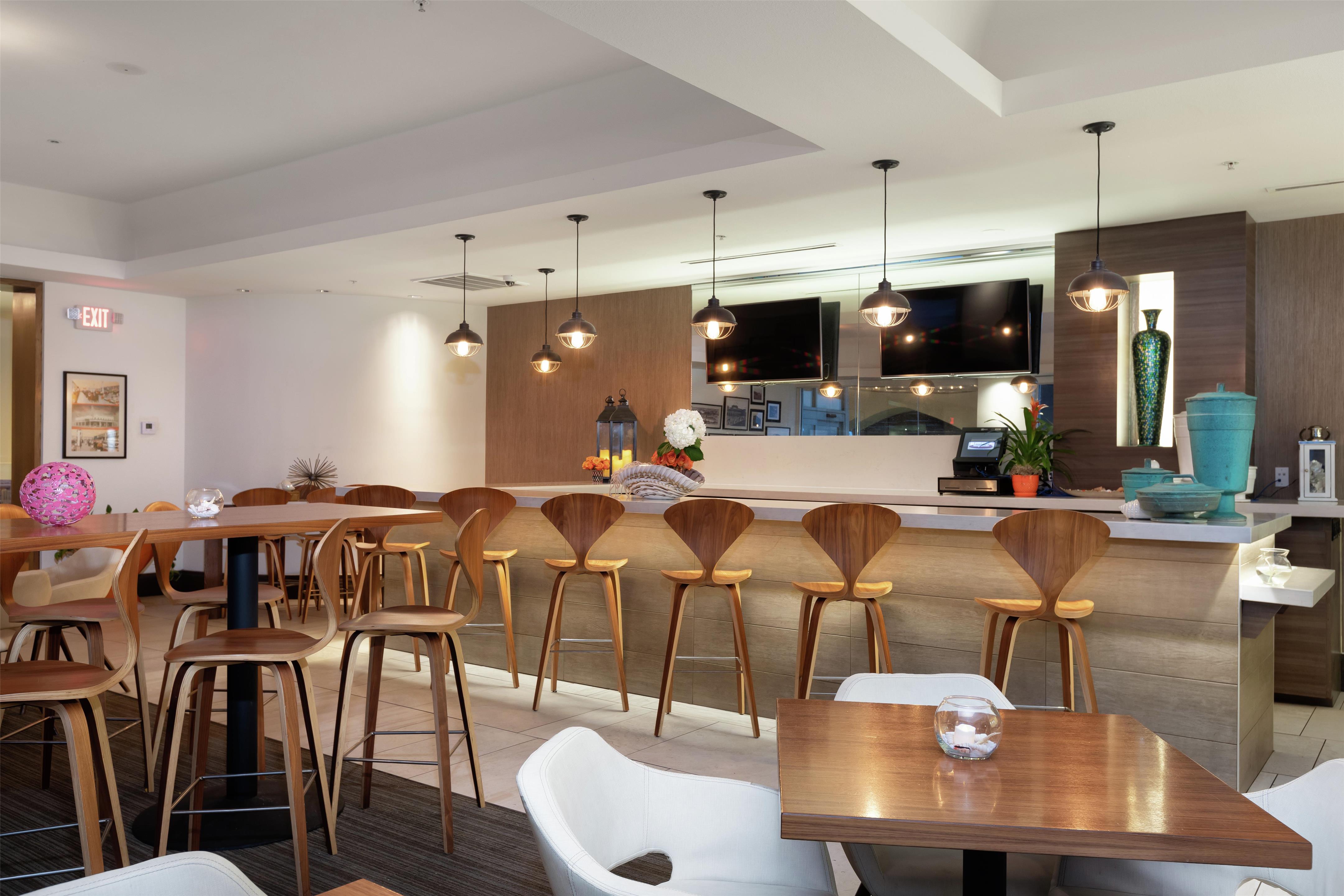 Restaurant | DoubleTree by Hilton Hotel Galveston Beach