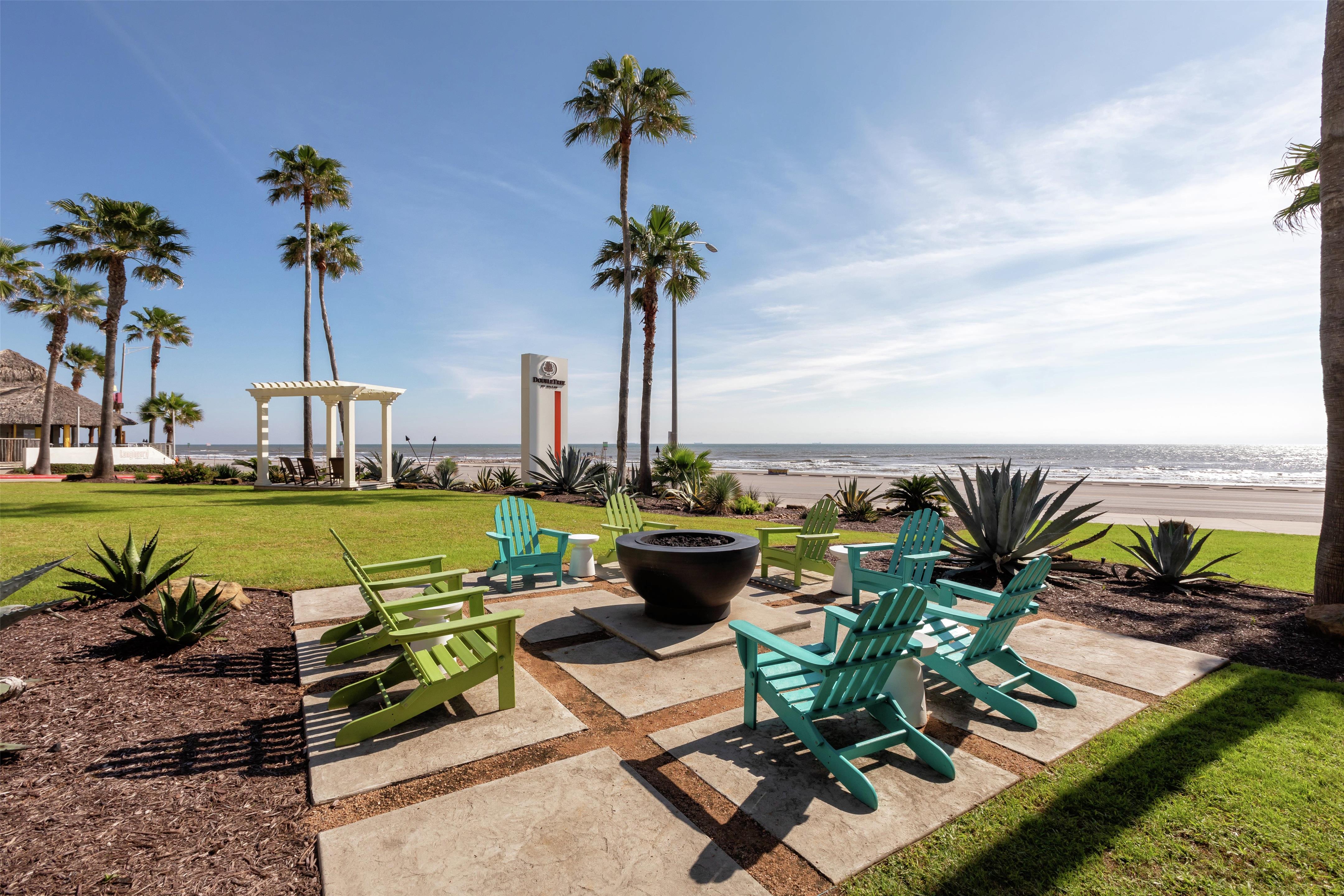 Exterior | DoubleTree by Hilton Hotel Galveston Beach