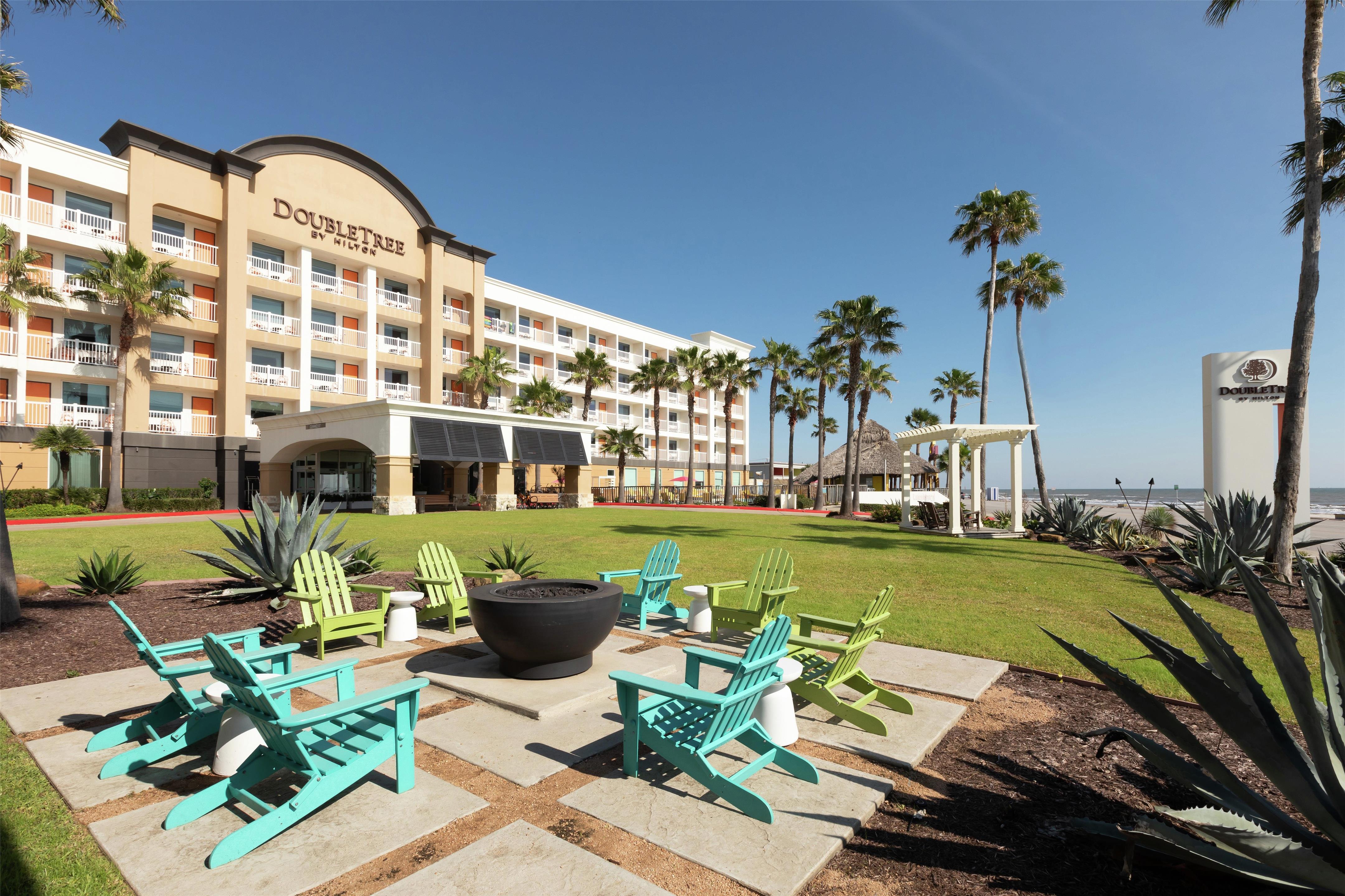 Exterior | DoubleTree by Hilton Hotel Galveston Beach
