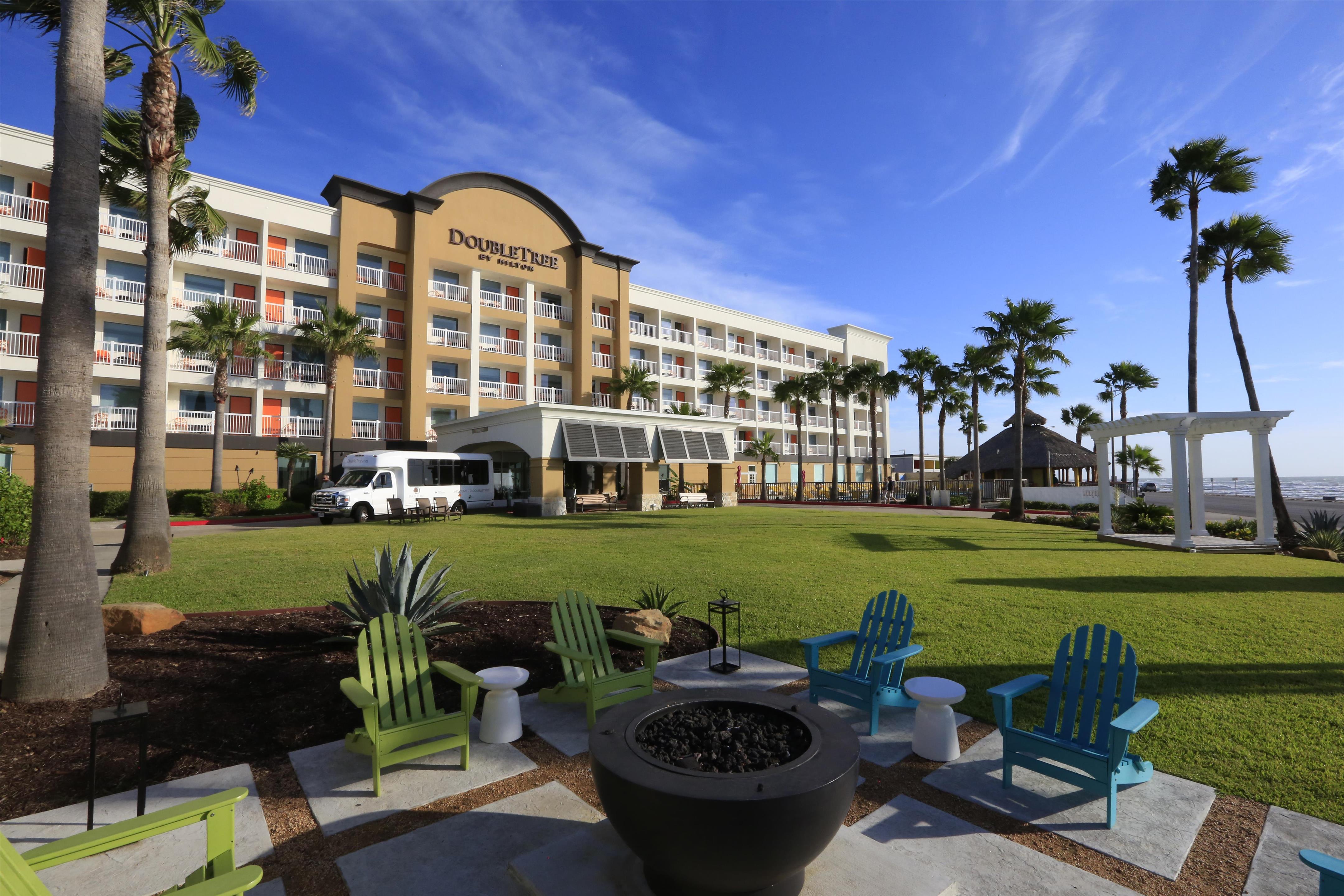 Exterior | DoubleTree by Hilton Hotel Galveston Beach
