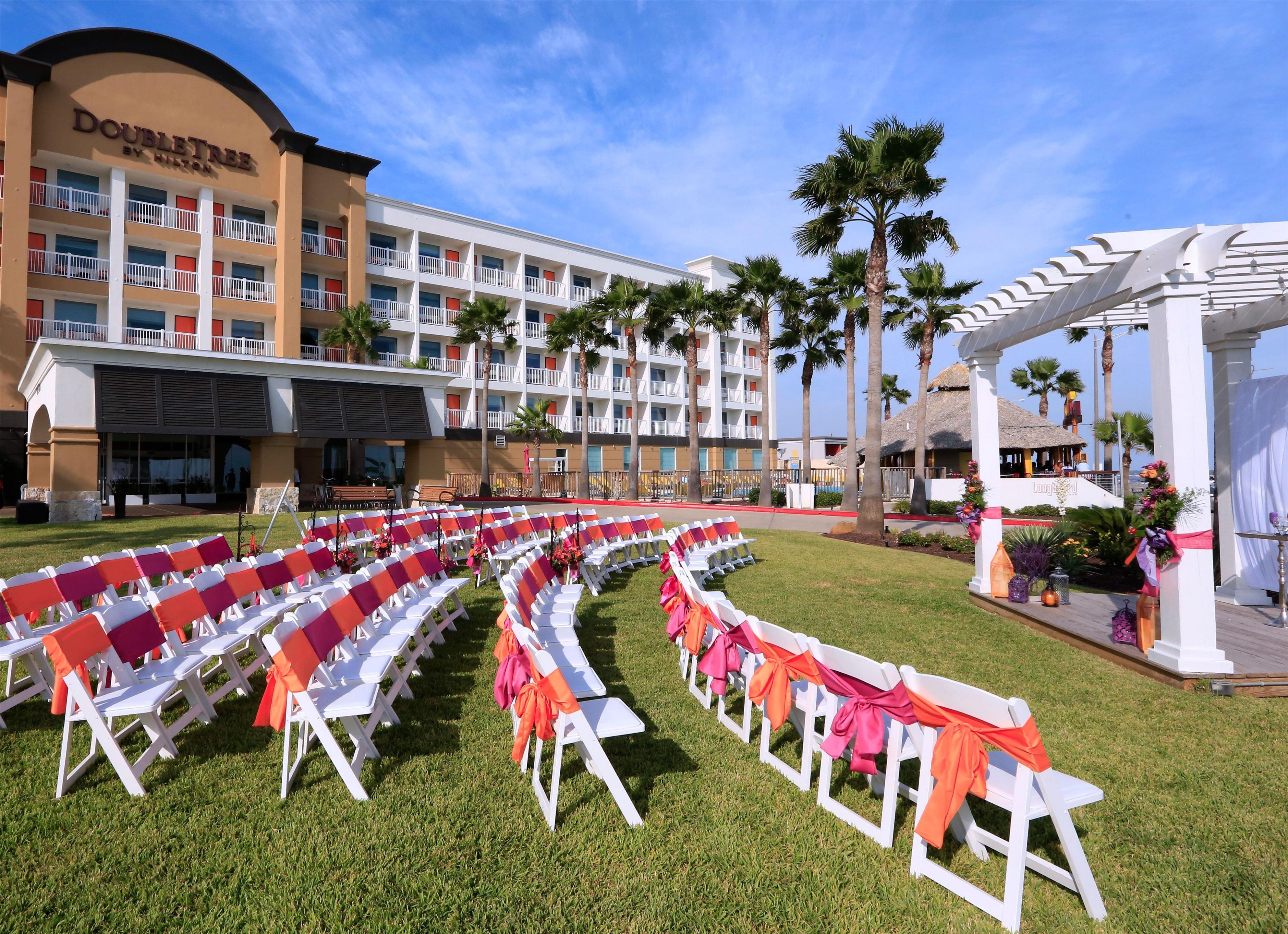 Exterior | DoubleTree by Hilton Hotel Galveston Beach