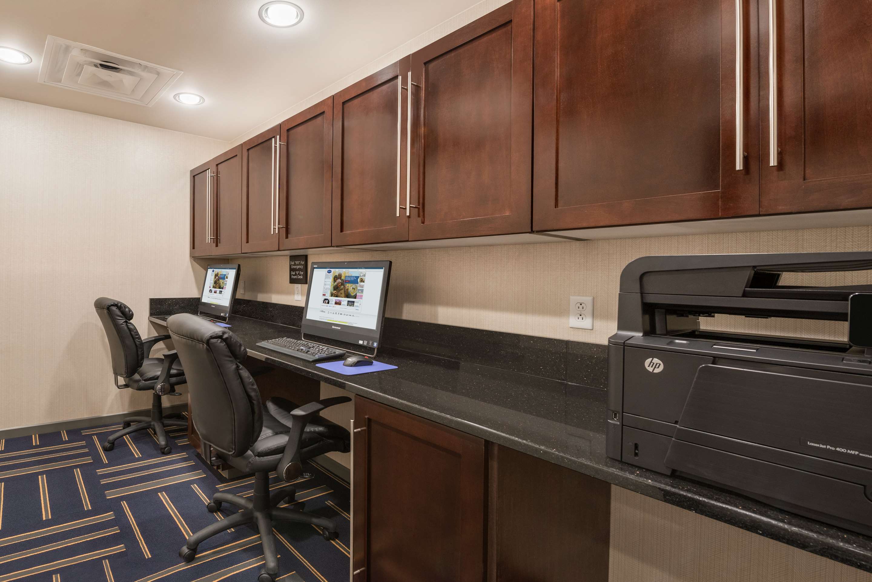 Business Center | Hampton Inn & Suites Lavonia