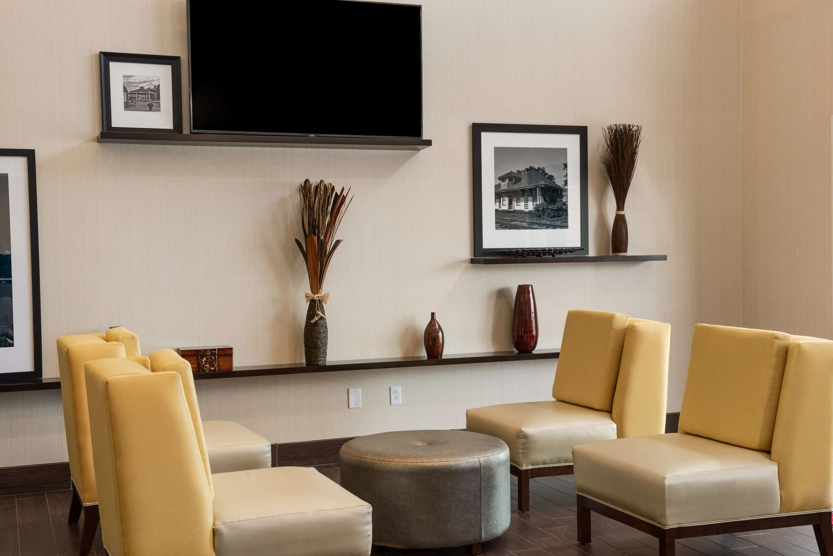 Reception | Hampton Inn & Suites Lavonia