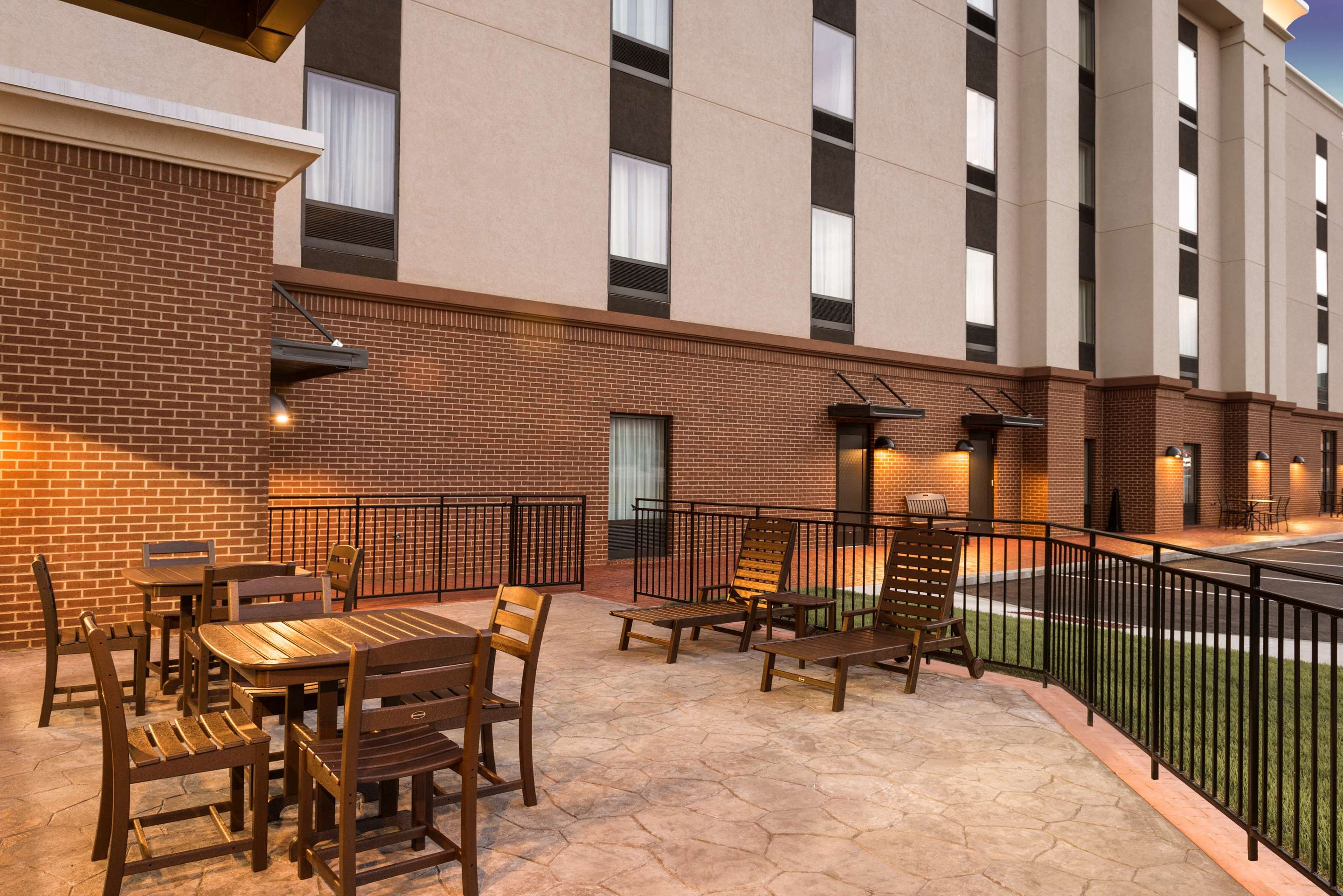 Exterior | Hampton Inn & Suites Lavonia