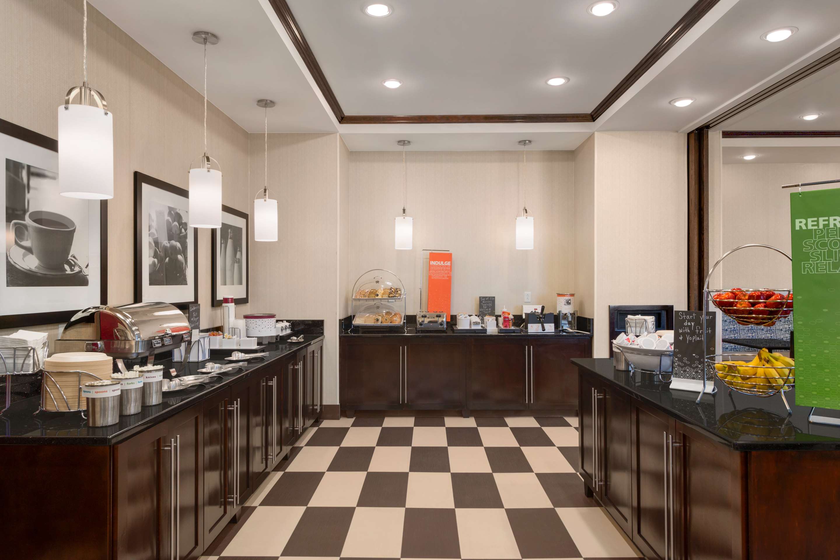 Restaurant | Hampton Inn & Suites Lavonia