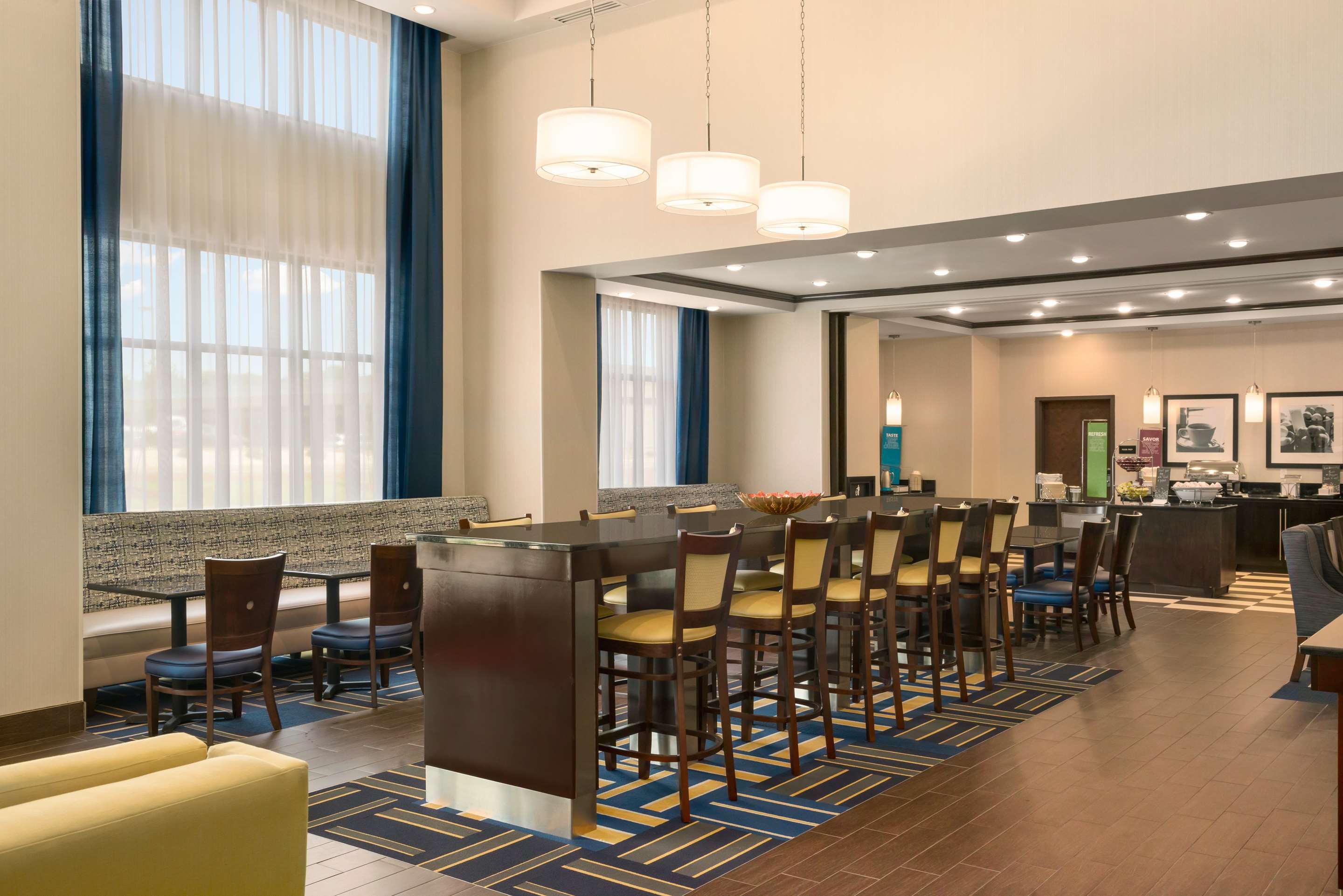 Restaurant | Hampton Inn & Suites Lavonia