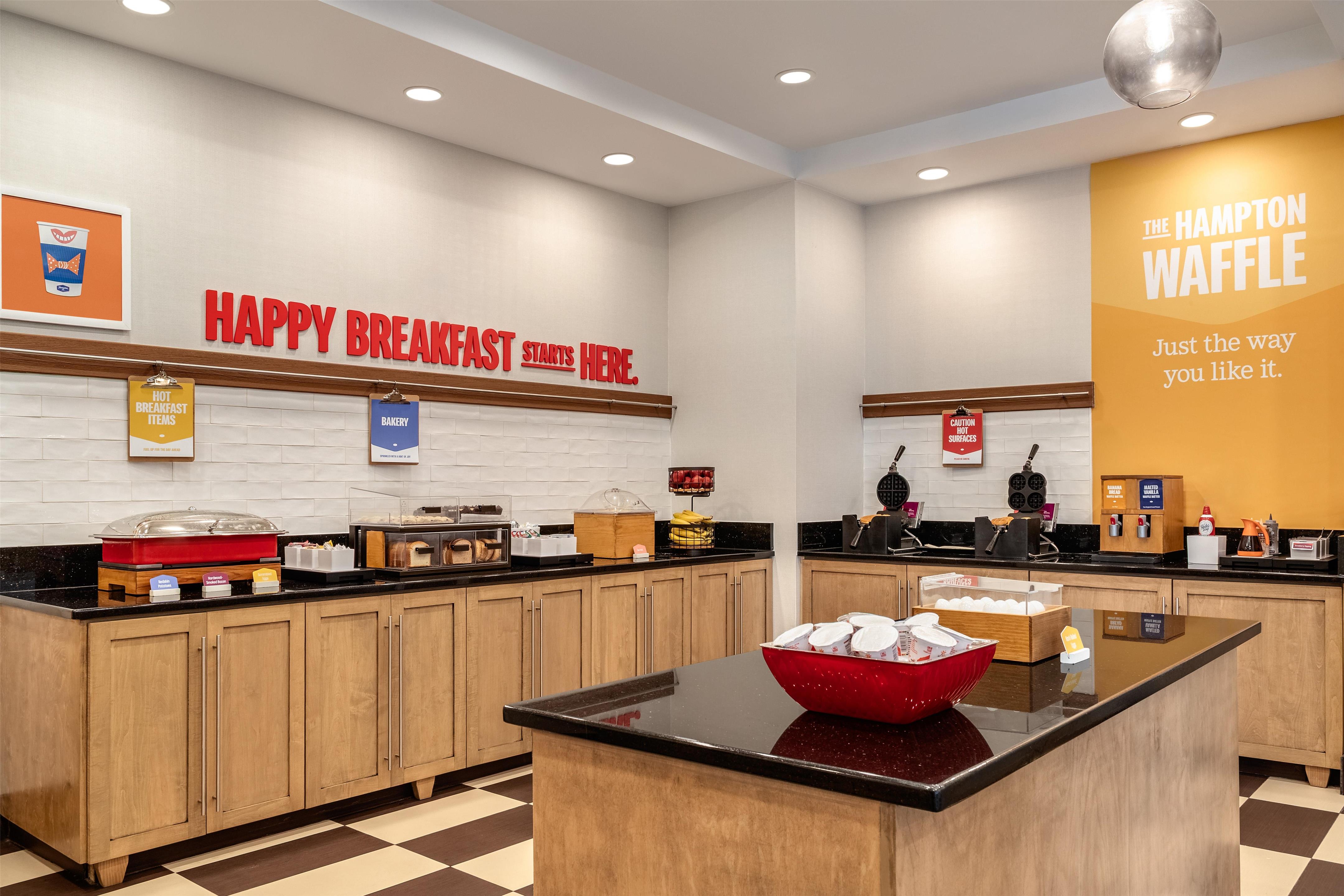 Breakfast Area | Hampton Inn & Suites Lavonia